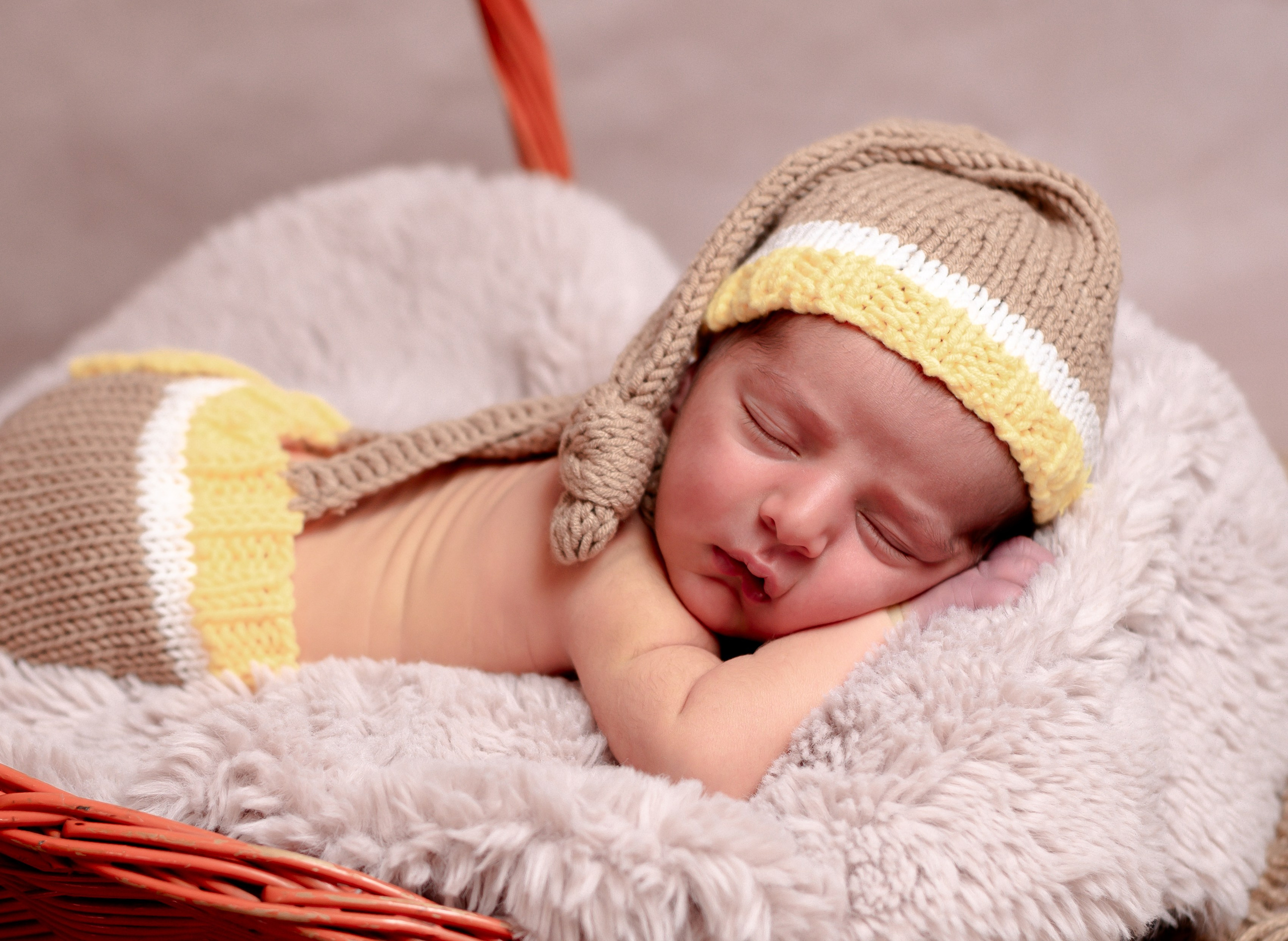 Newborn Photoshoot. Professional Photograher, Antwerpen/Belgium