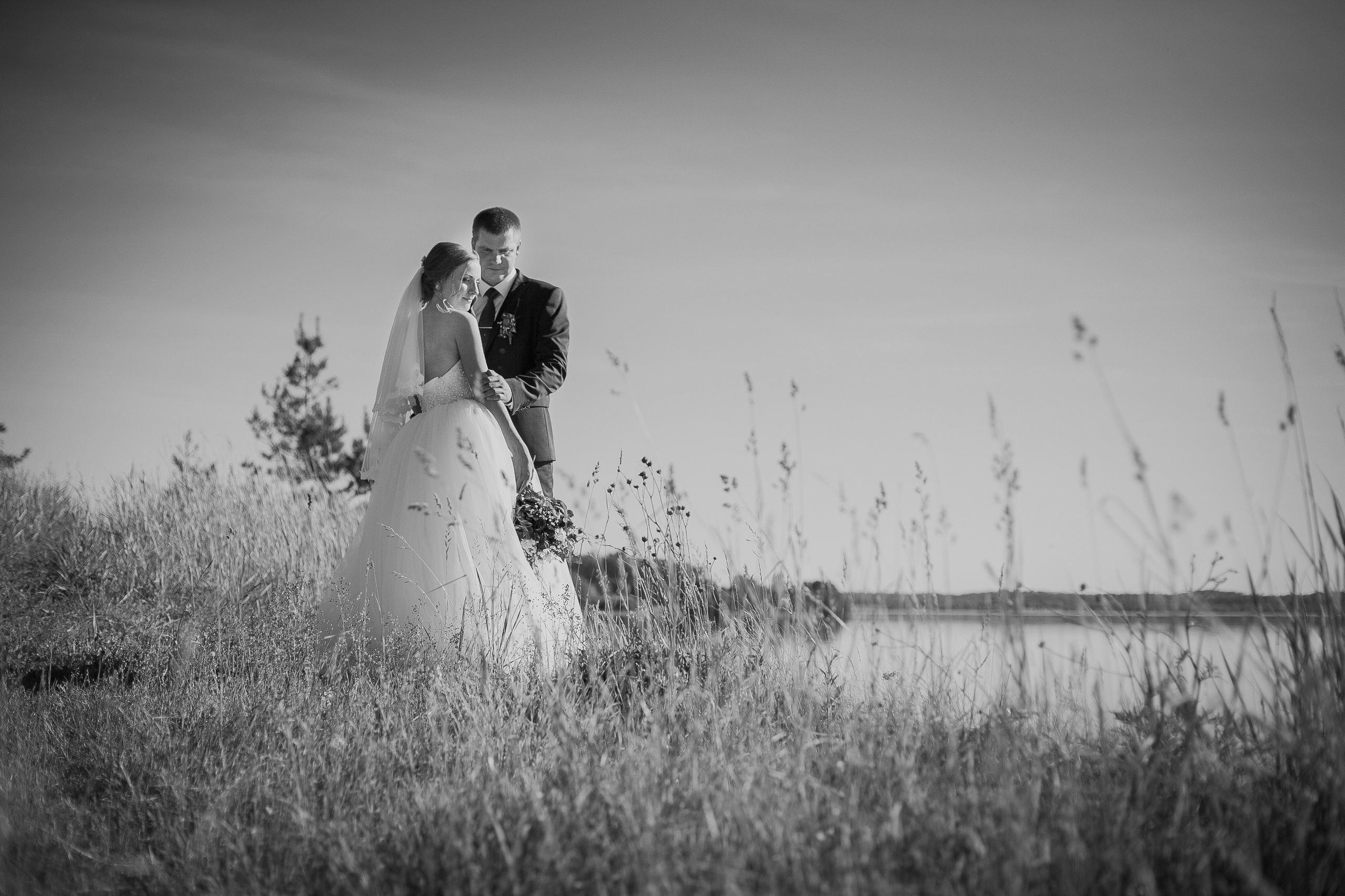 Kāzu fotosesijas Latgalē. Populārākā kāzu, bērnu un ģimeņu fotogrāfe Latgalē Veronika Lokotko