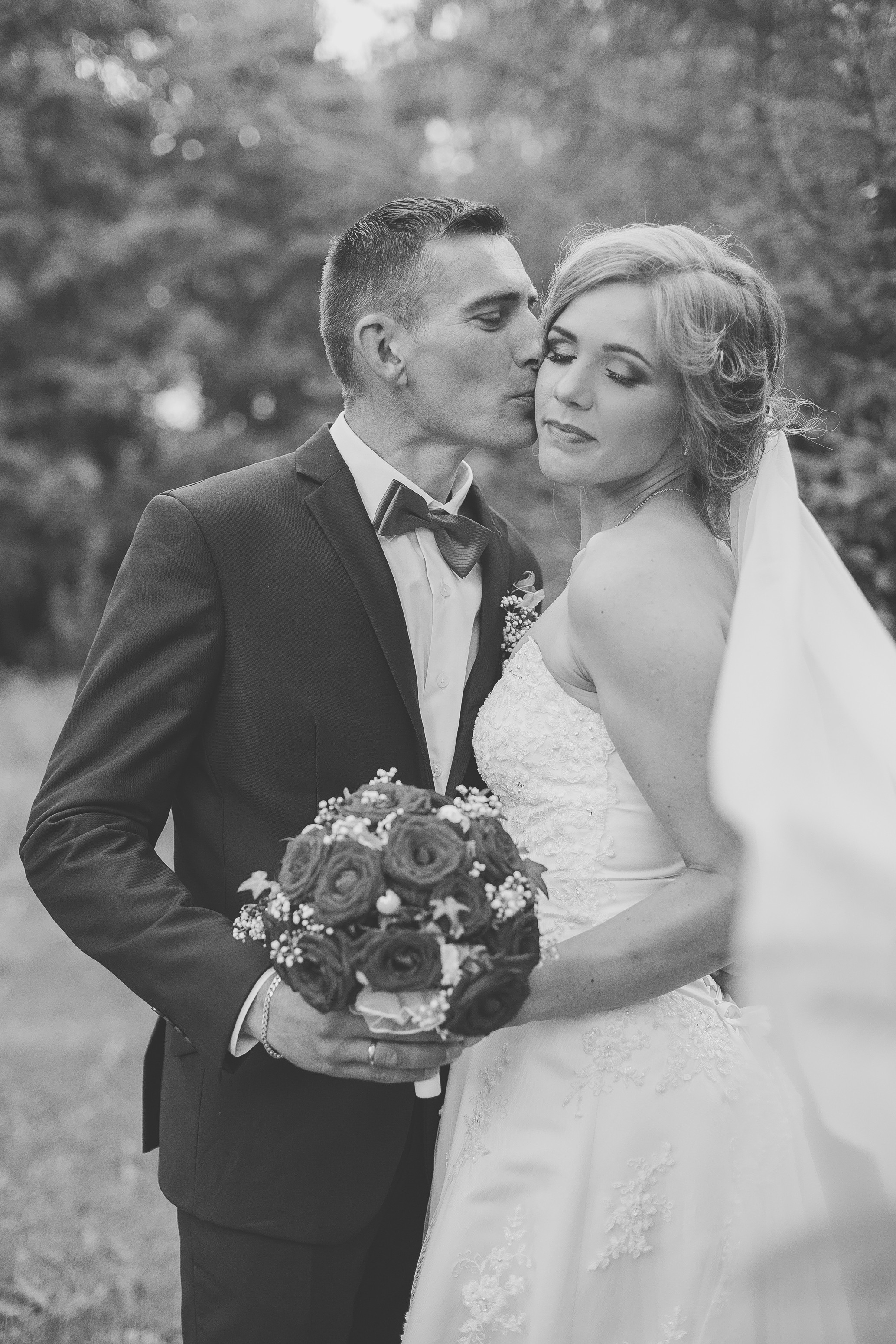 Kāzu fotosesijas Latgalē. Populārākā kāzu, bērnu un ģimeņu fotogrāfe Latgalē Veronika Lokotko