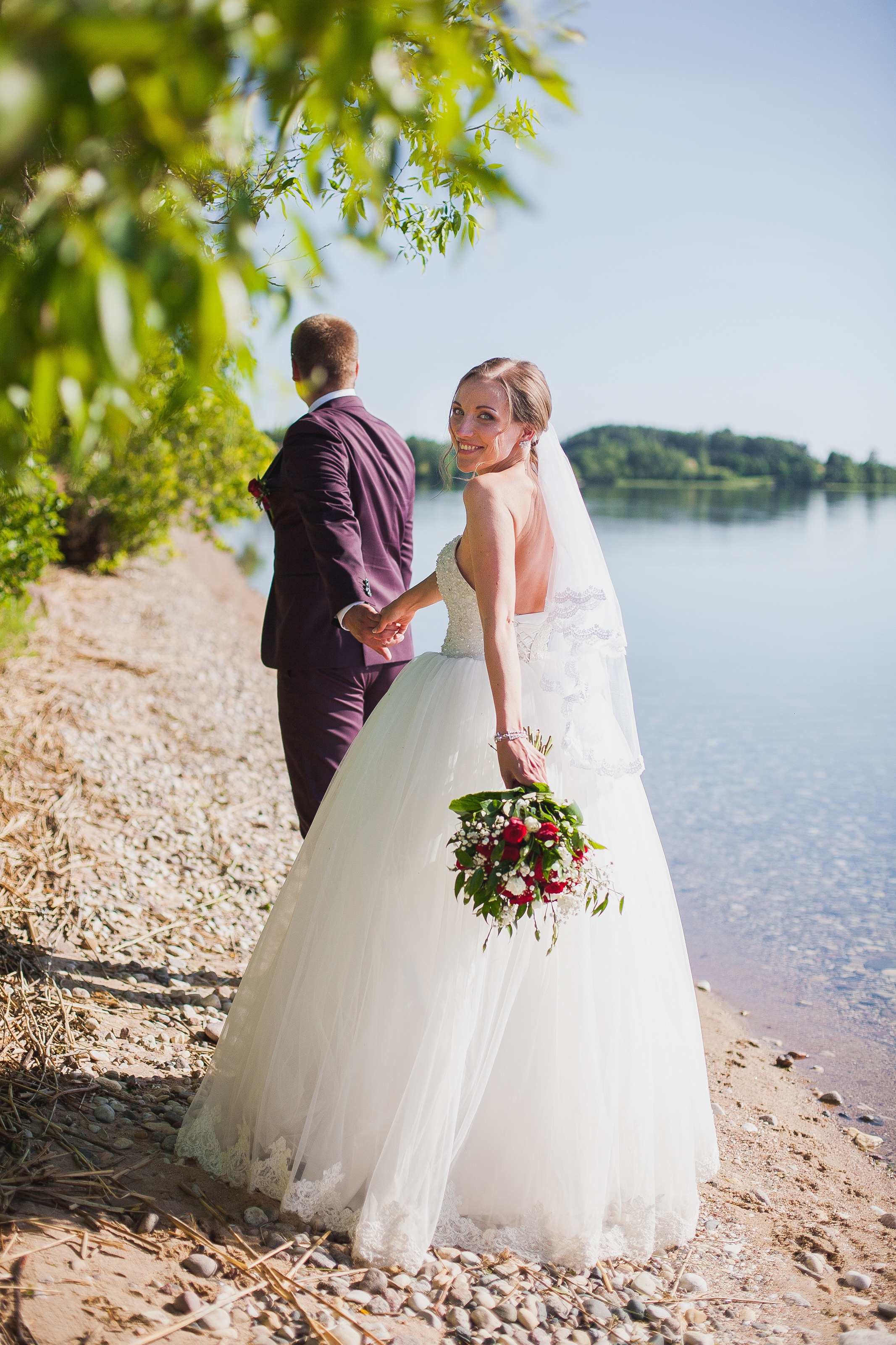 Kāzu fotosesijas Latgalē. Populārākā kāzu, bērnu un ģimeņu fotogrāfe Latgalē Veronika Lokotko