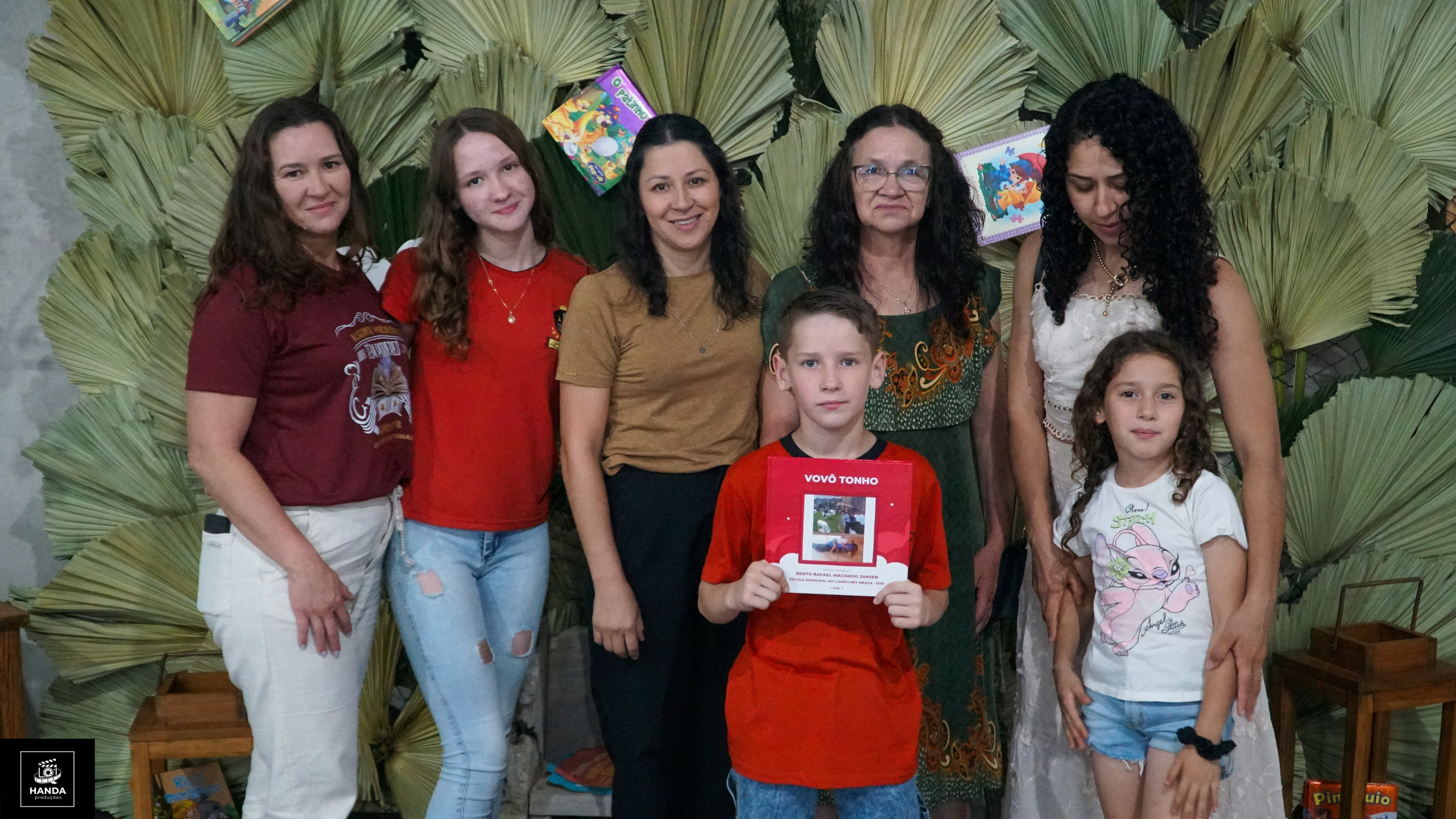 Noite autógrafos colégio Aurélio Buarque de Holanda. Handa Produções