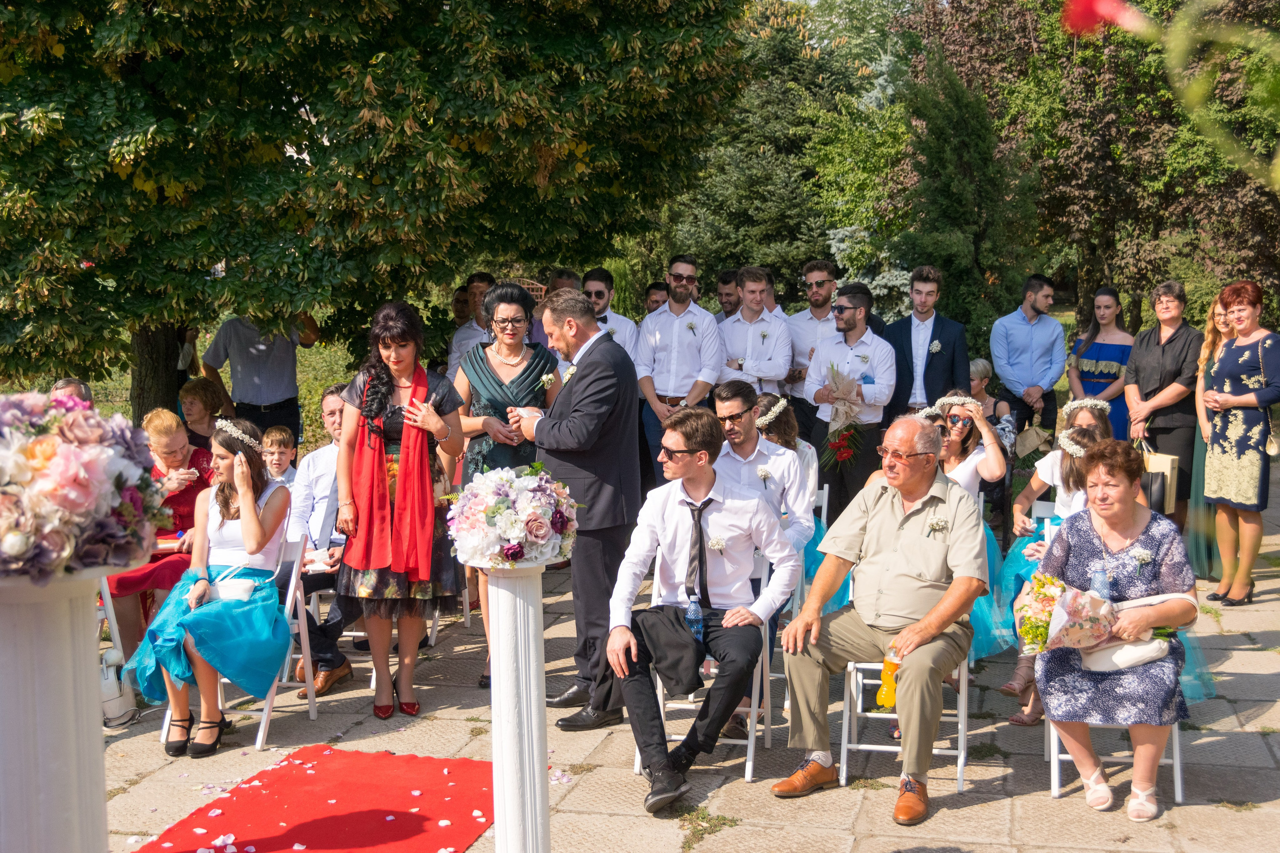 Cununie civila, fotograf cununie civila bucuresti, fotograf stare civila, cununie in parc, fotografii de la cununie, fotograf de nunta cununie Galati, parc Biserica Greaca Galati, fotografii nunta de la starea civila, pozing mireasa, obiceiuri, fotografie profesionala nunta