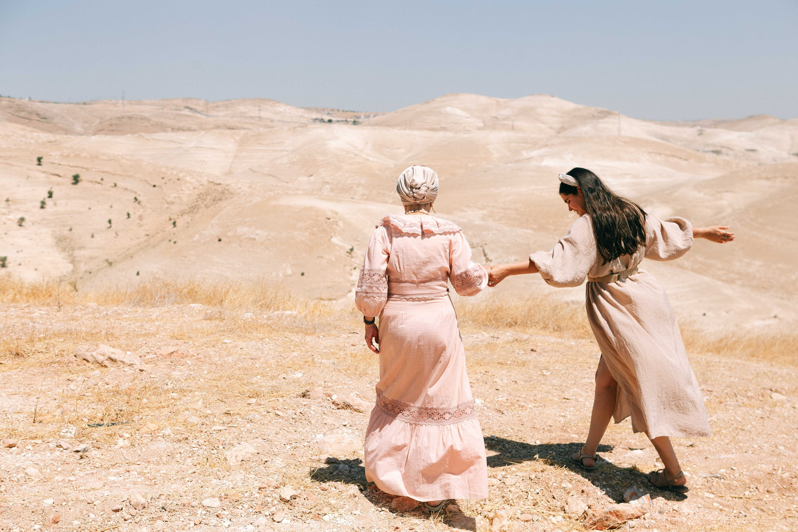 MAALE ADUMIM, HOME PHOTO SESSION + DESERT. Https://shi-photo.com/
