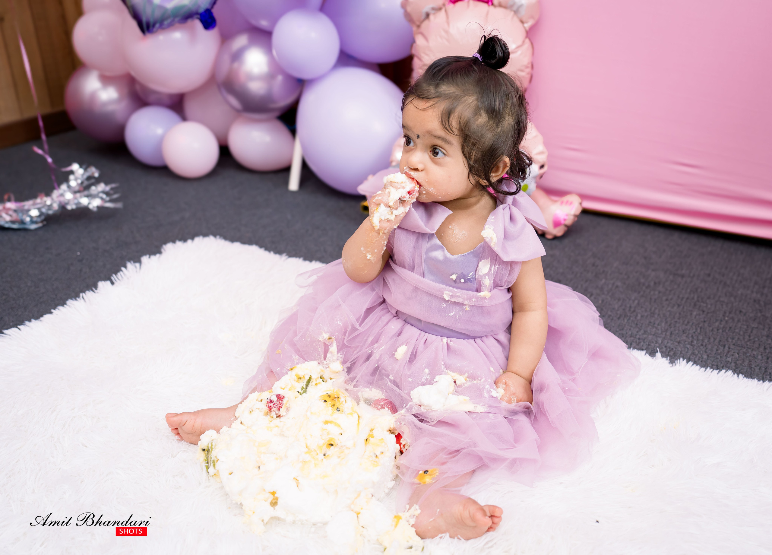 Yuhana’s Cake Smash Session. Freelance Photographer in Newcastle & Central Coast