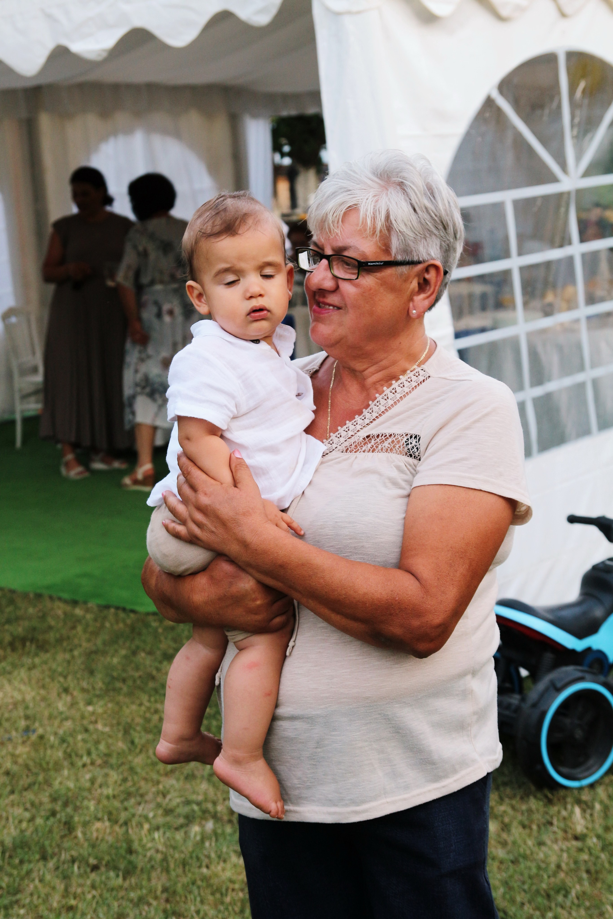 BYZO MEDIA. PETRU BYZO - family and children photographer in ROMANIA