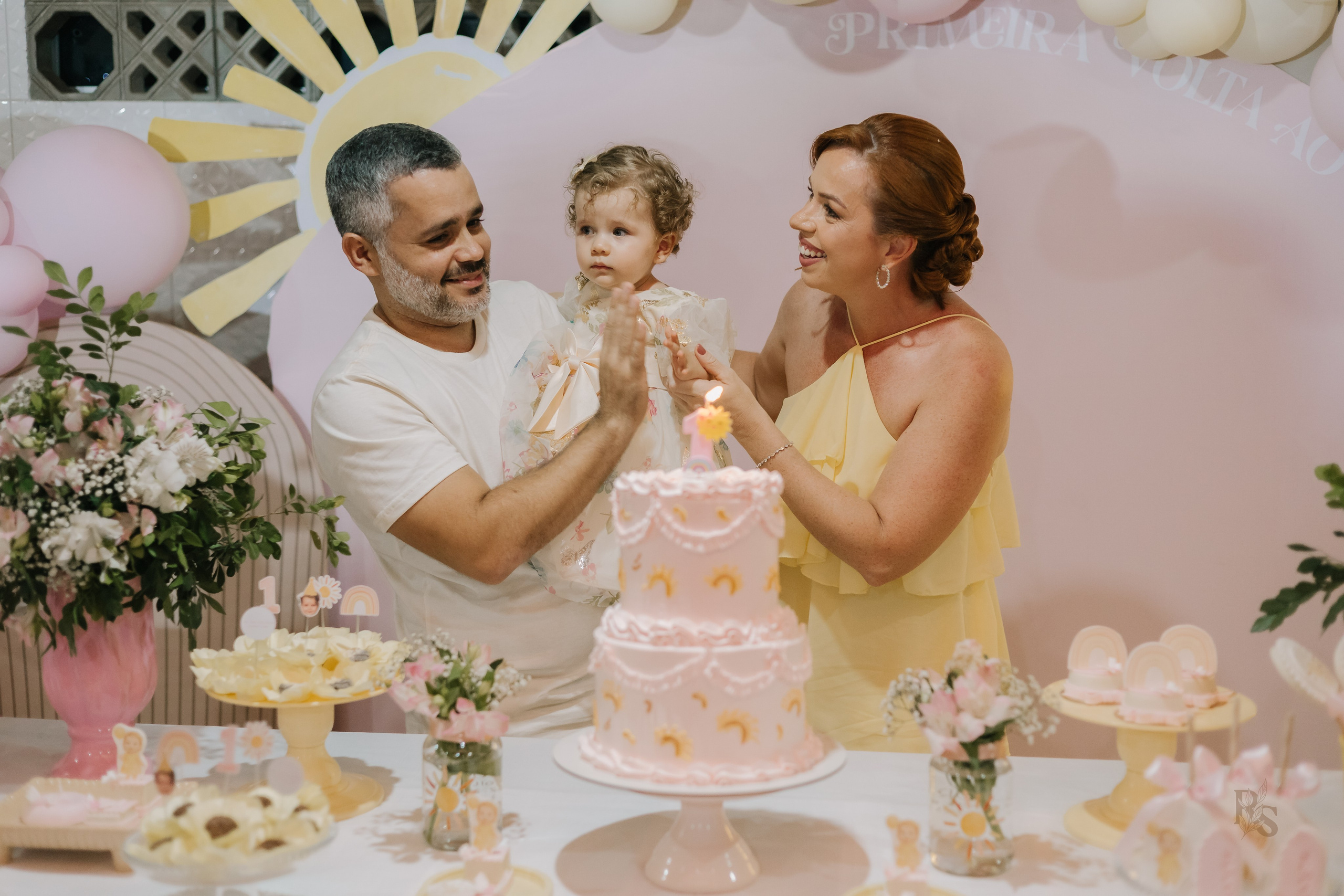 Aurora — 1 ano. Fotógrafo Richard Silvestre — Casamentos na Bahia