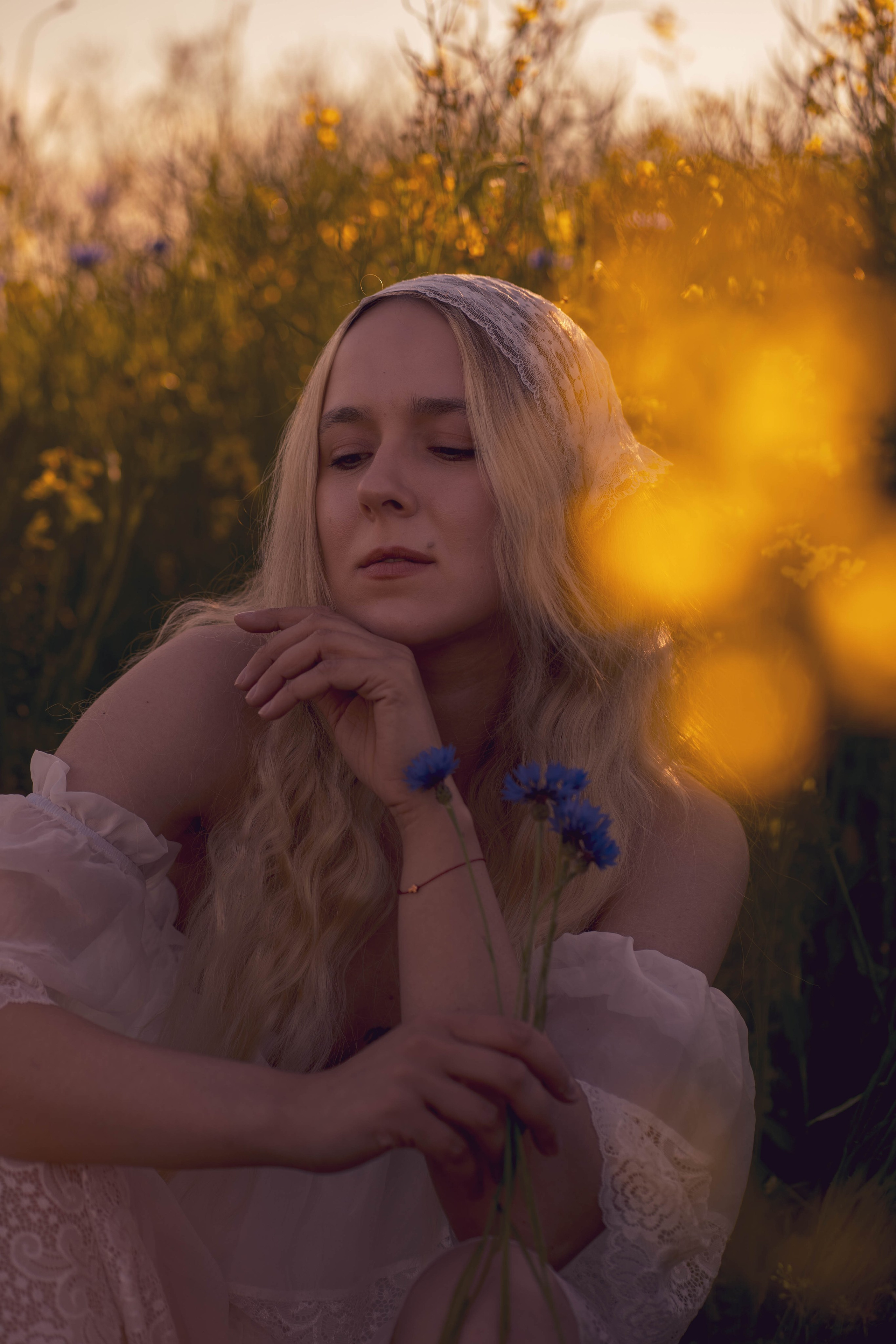 Rapsų laukai su Egle. Fotografija — Olga Bojarin