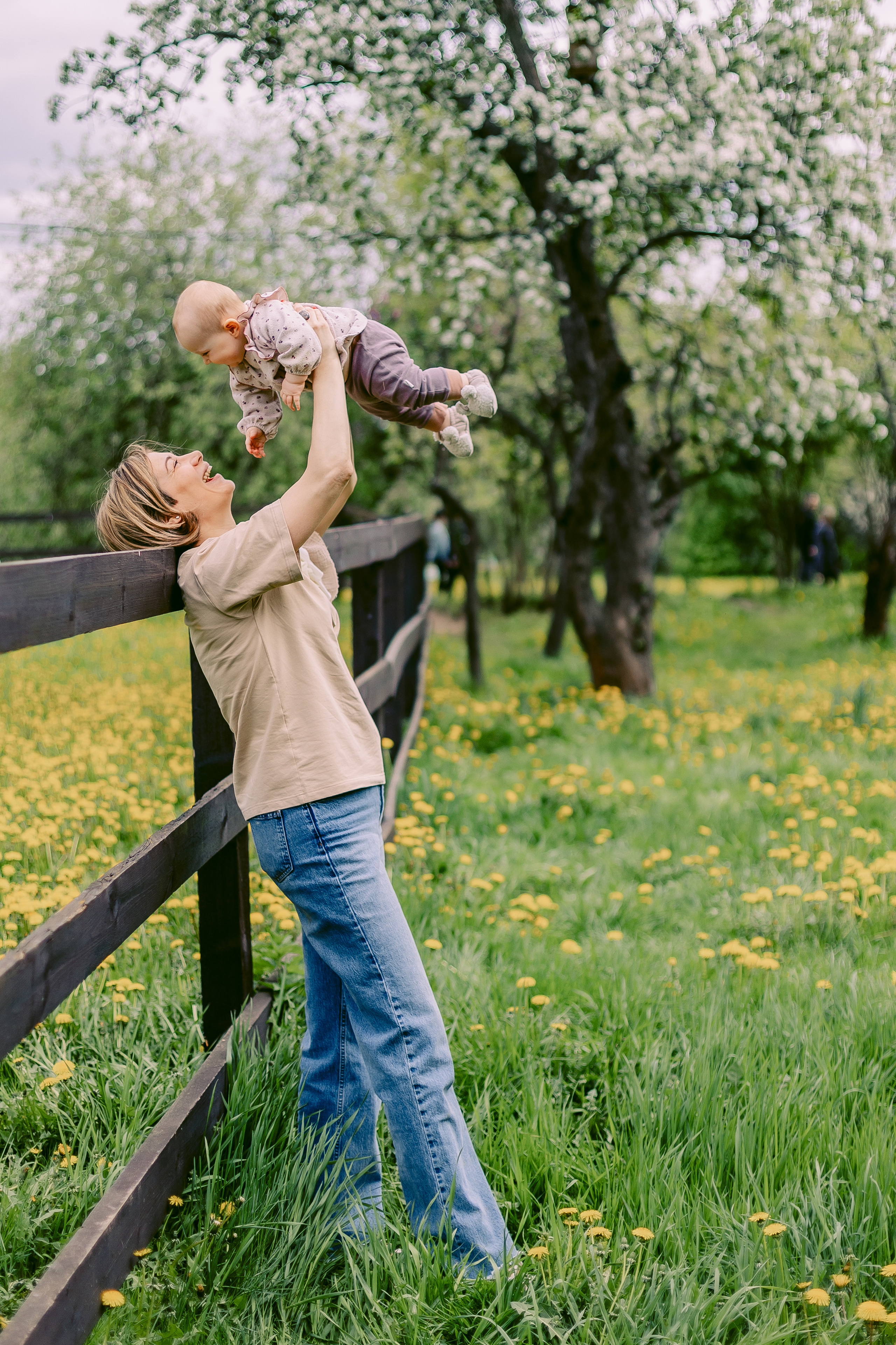 Иришка с игрушкой. Alya Leto Photographer