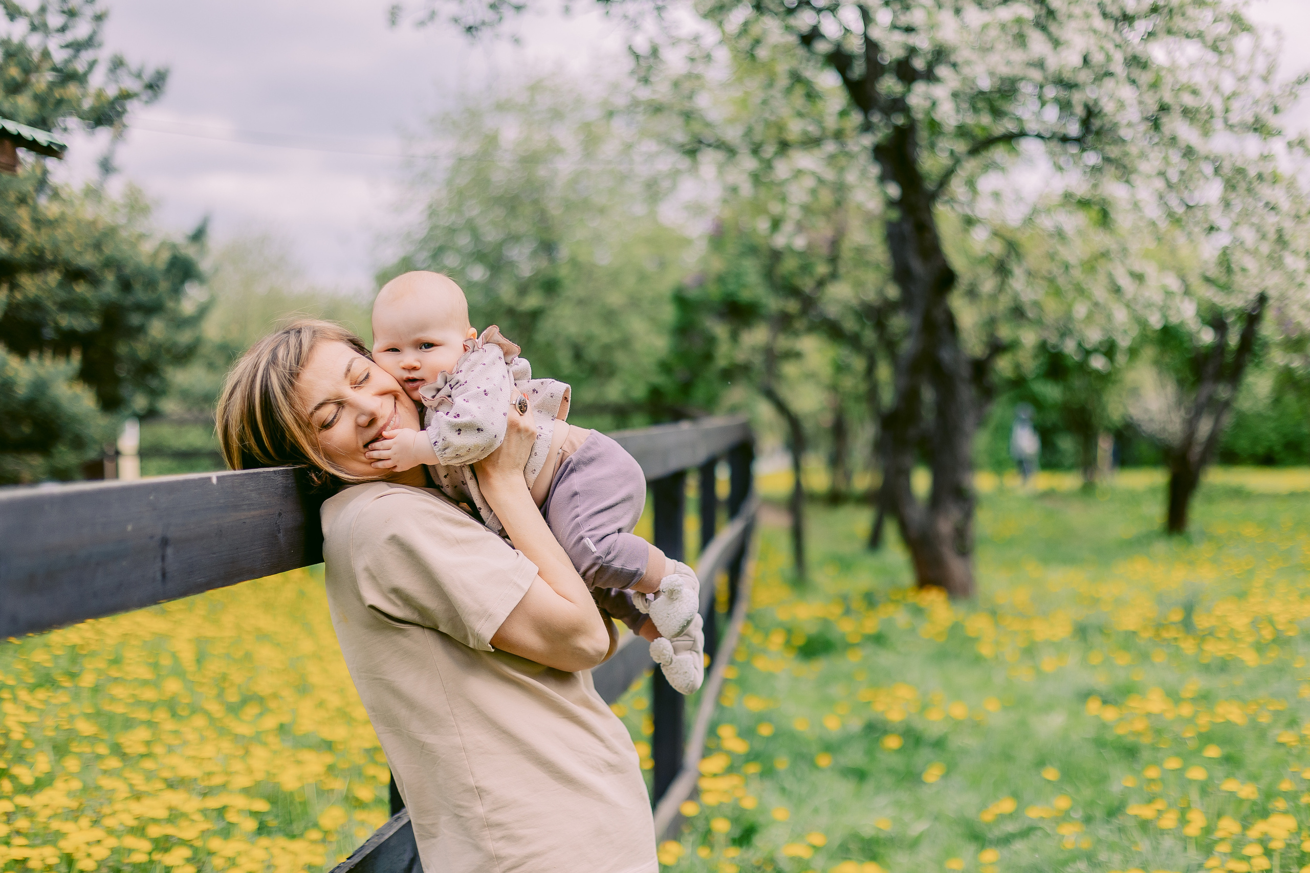 Иришка с игрушкой. Alya Leto Photographer