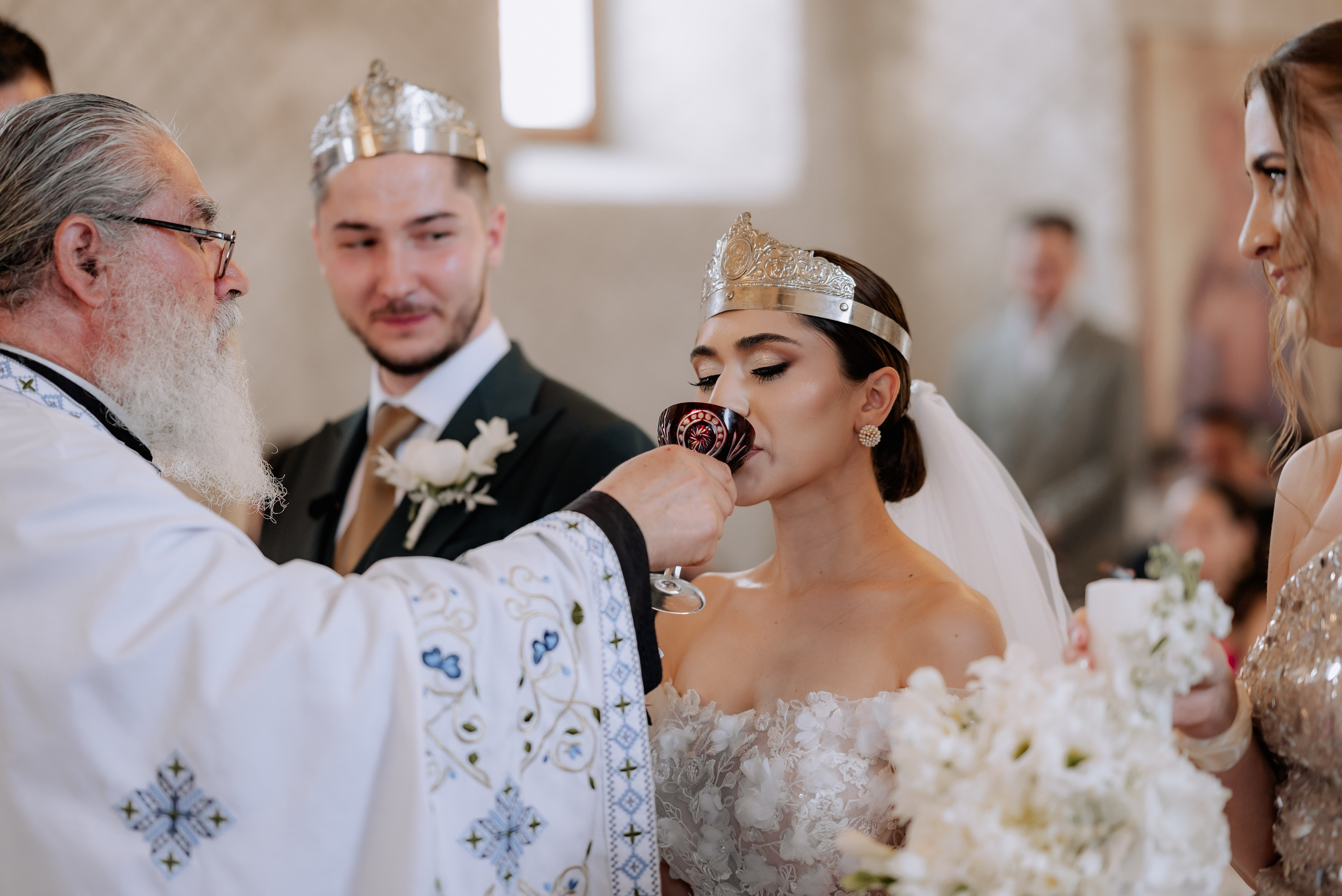 Nunta la Hotel Capitol Iasi. Proud Vision Weddings | Wedding Photography & Film — Servicii profesionale Foto Video Nunta Iasi