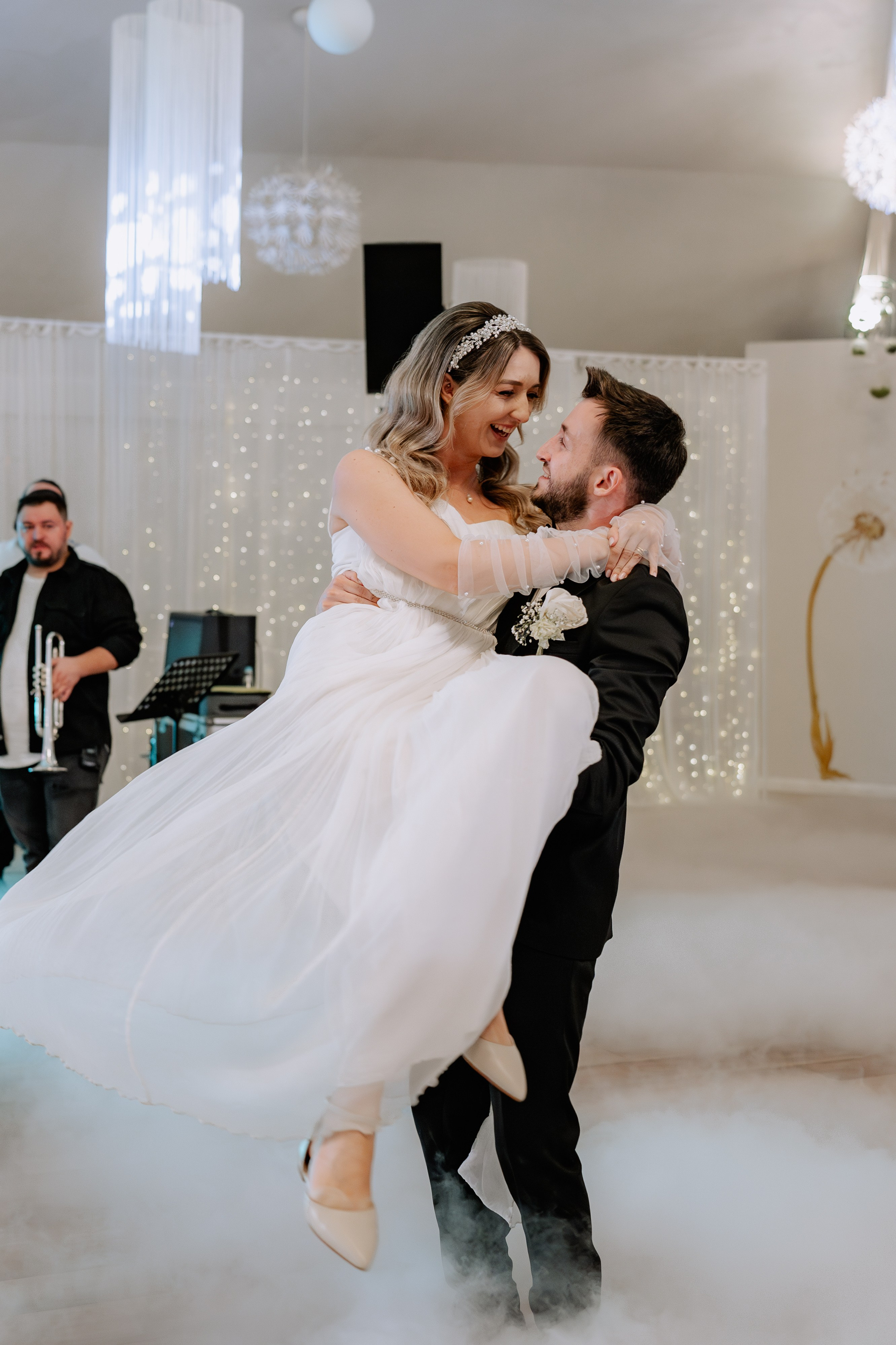 Madalina + Cosmin | Wedding day. Proud Vision Weddings | Wedding Photography & Film — Servicii profesionale Foto Video Nunta Iasi