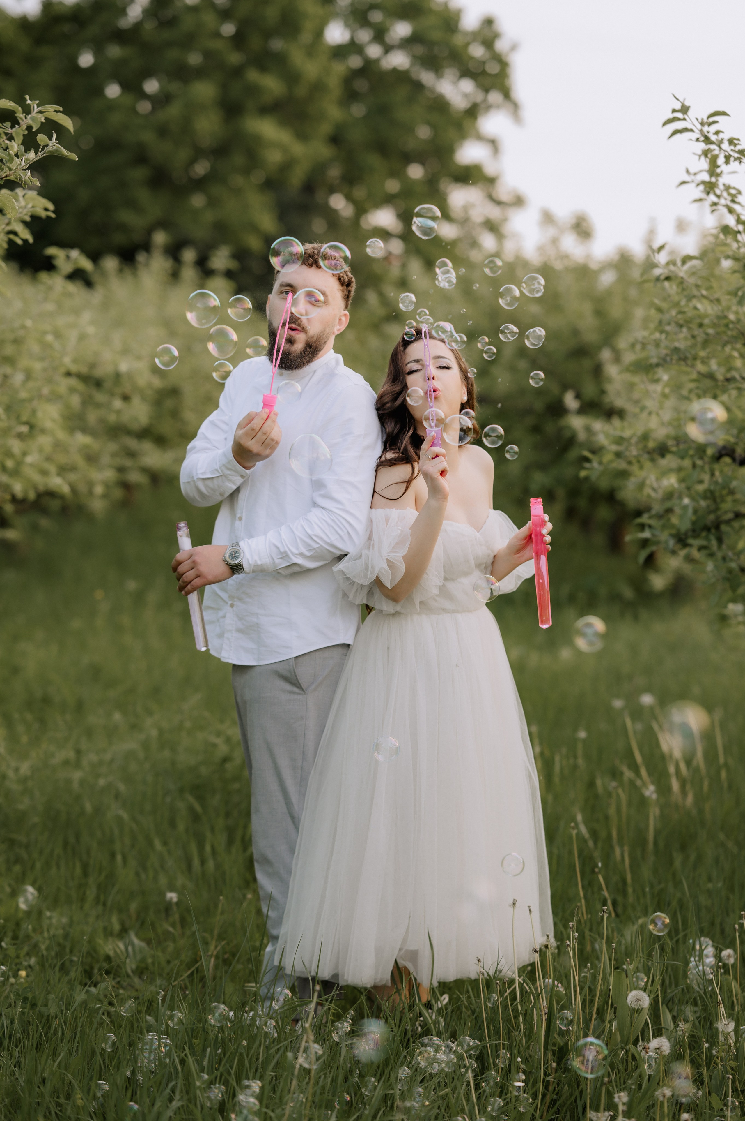 Magda + Andrei | Lovers in the garden. Proud Vision Weddings | Wedding Photography & Film — Servicii profesionale Foto Video Nunta Iasi