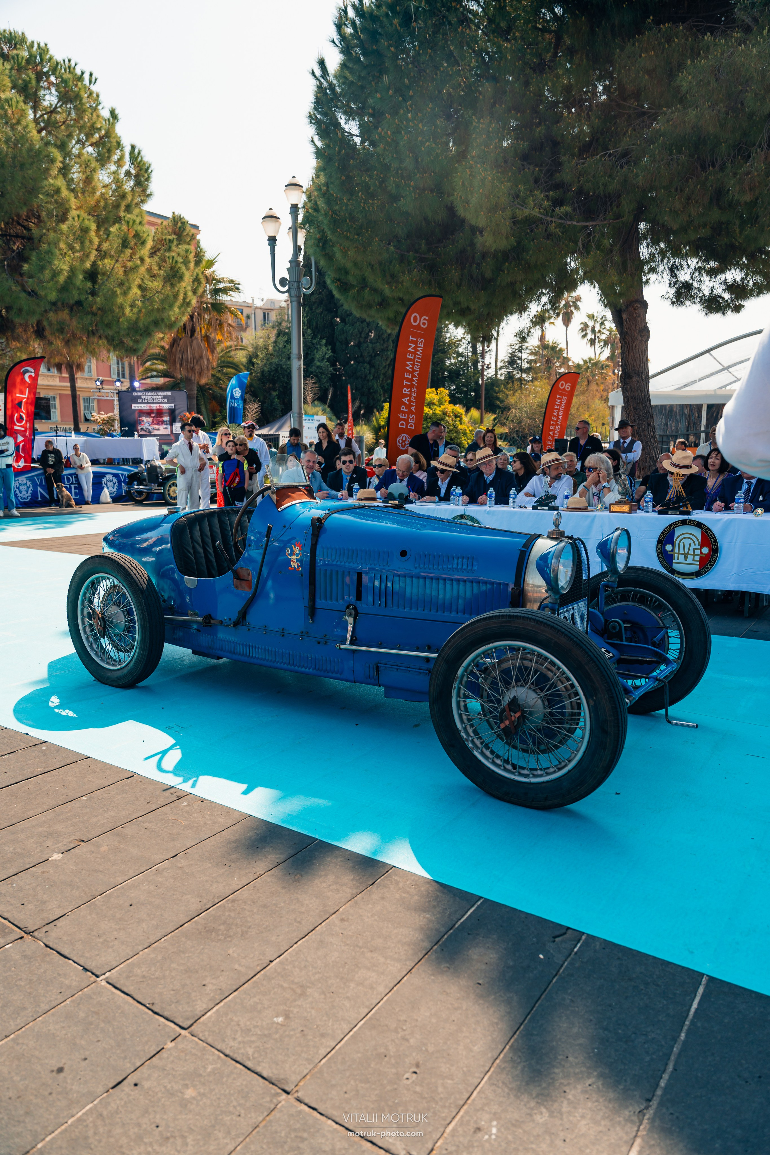 Legends de Nice. Photographe de voitures à Paris — Vitalii Motruk