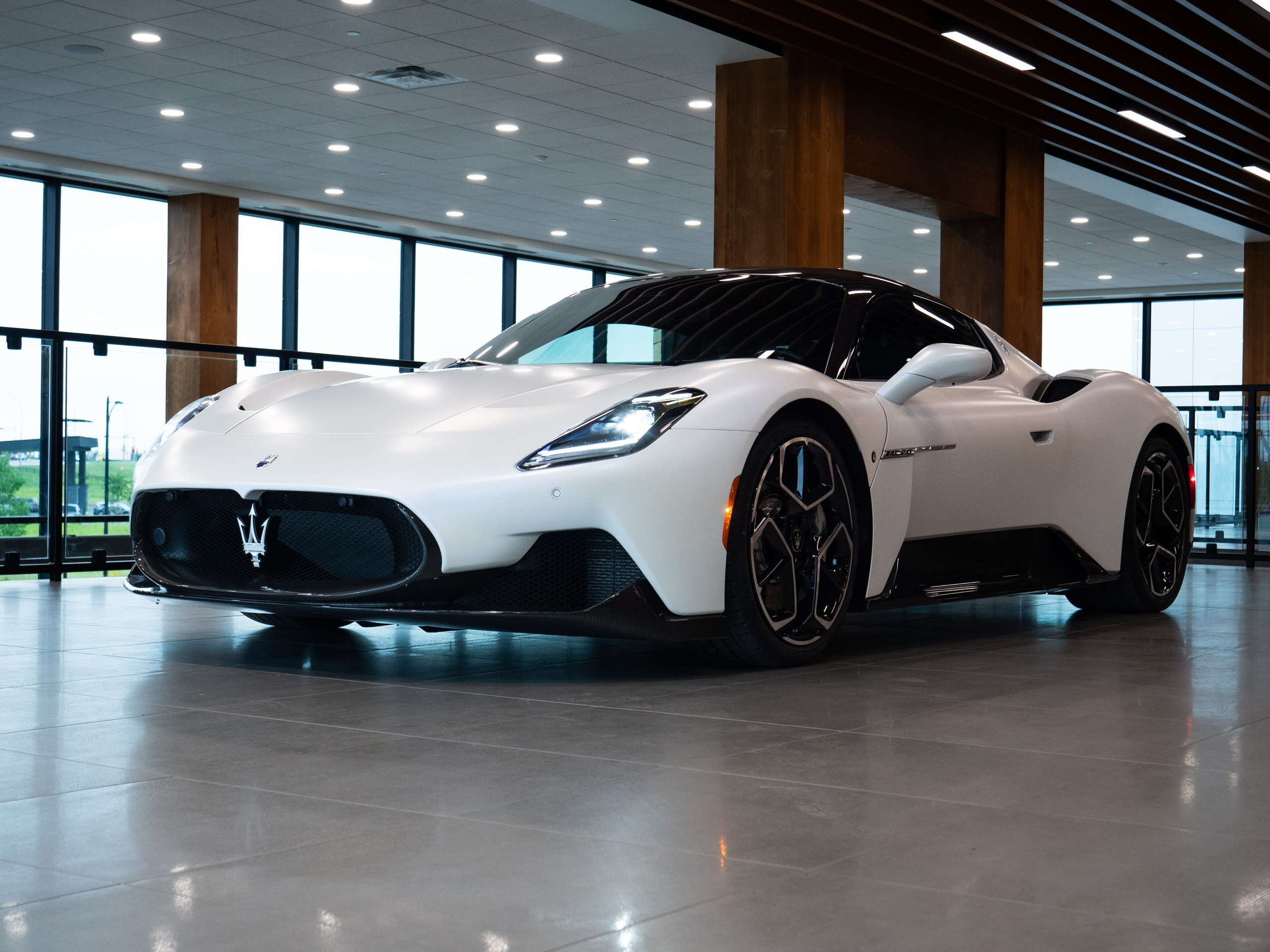 Maserati MC20. Dimitri Ilkov Photography — Capturing Life’s Moments in Edmonton, Cana