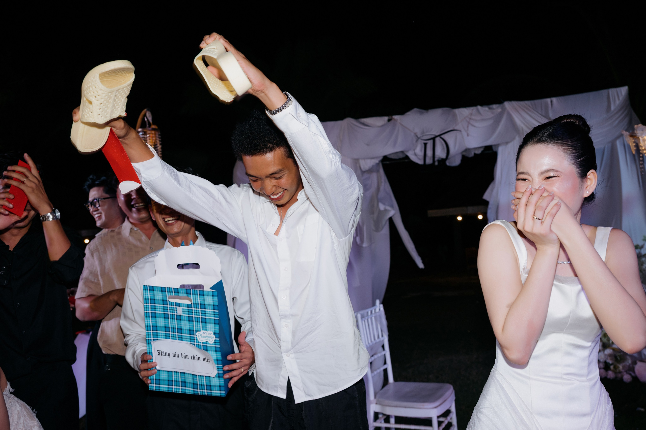 DIEU & THINH/Destination Wedding. Nhiếp ảnh gia đám cưới hàng đầu tại Thành Phố Hồ Chí Minh