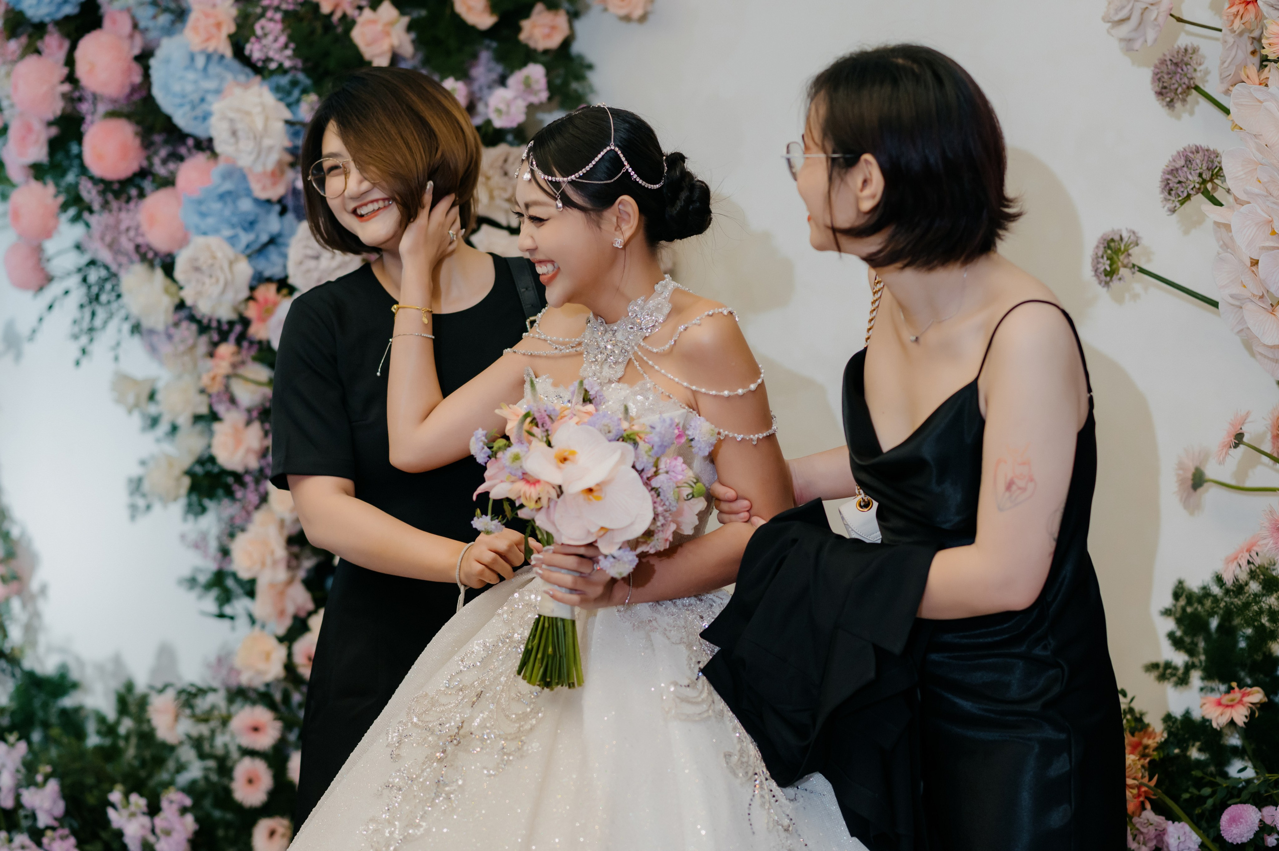 KHANG & QUYEN / Lavela Hotel. Saigon Wedding Present | Art Beyond Moments