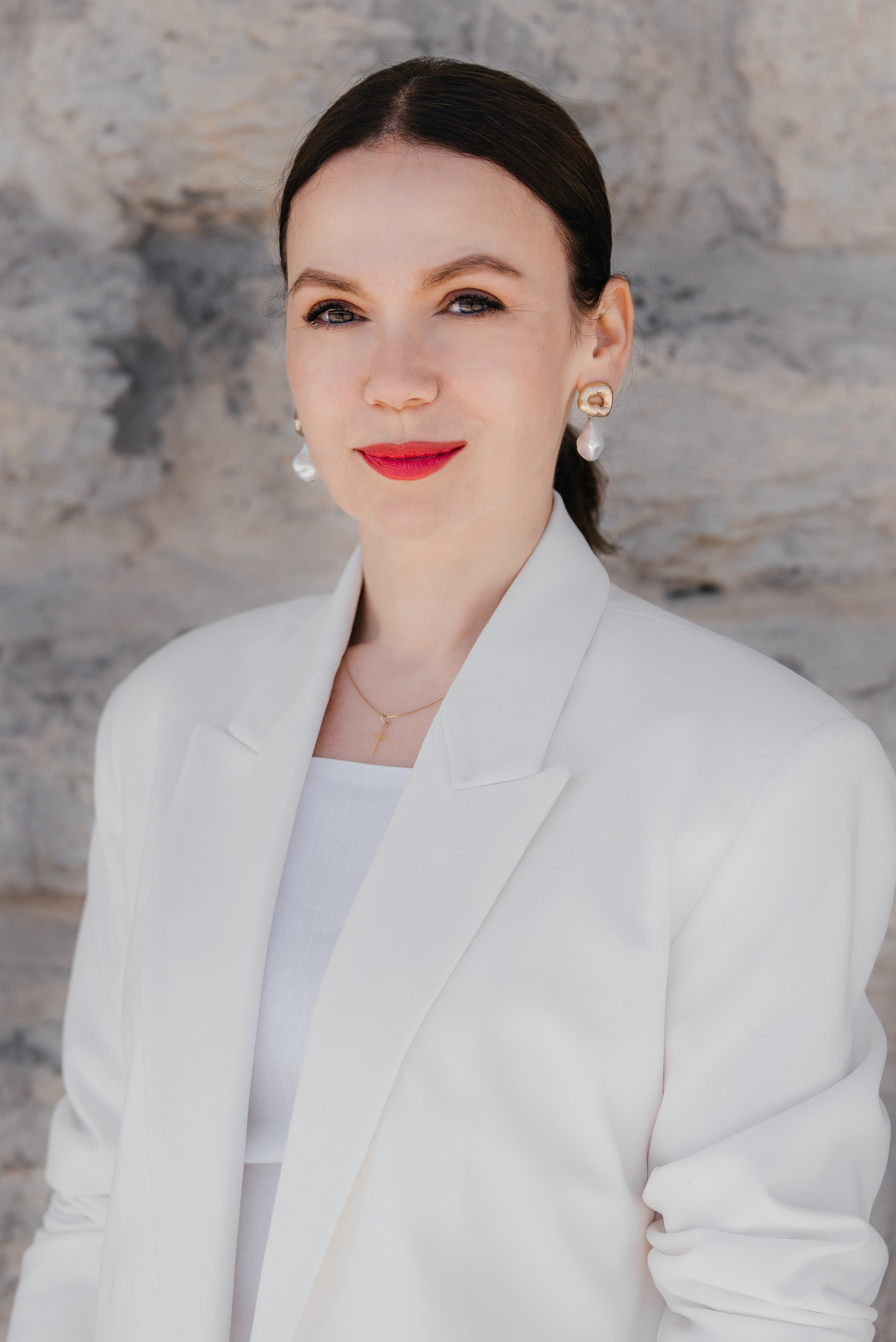 PEOPLE. Hallo! Ich bin Elena und arbeite als Immobilienfotografin