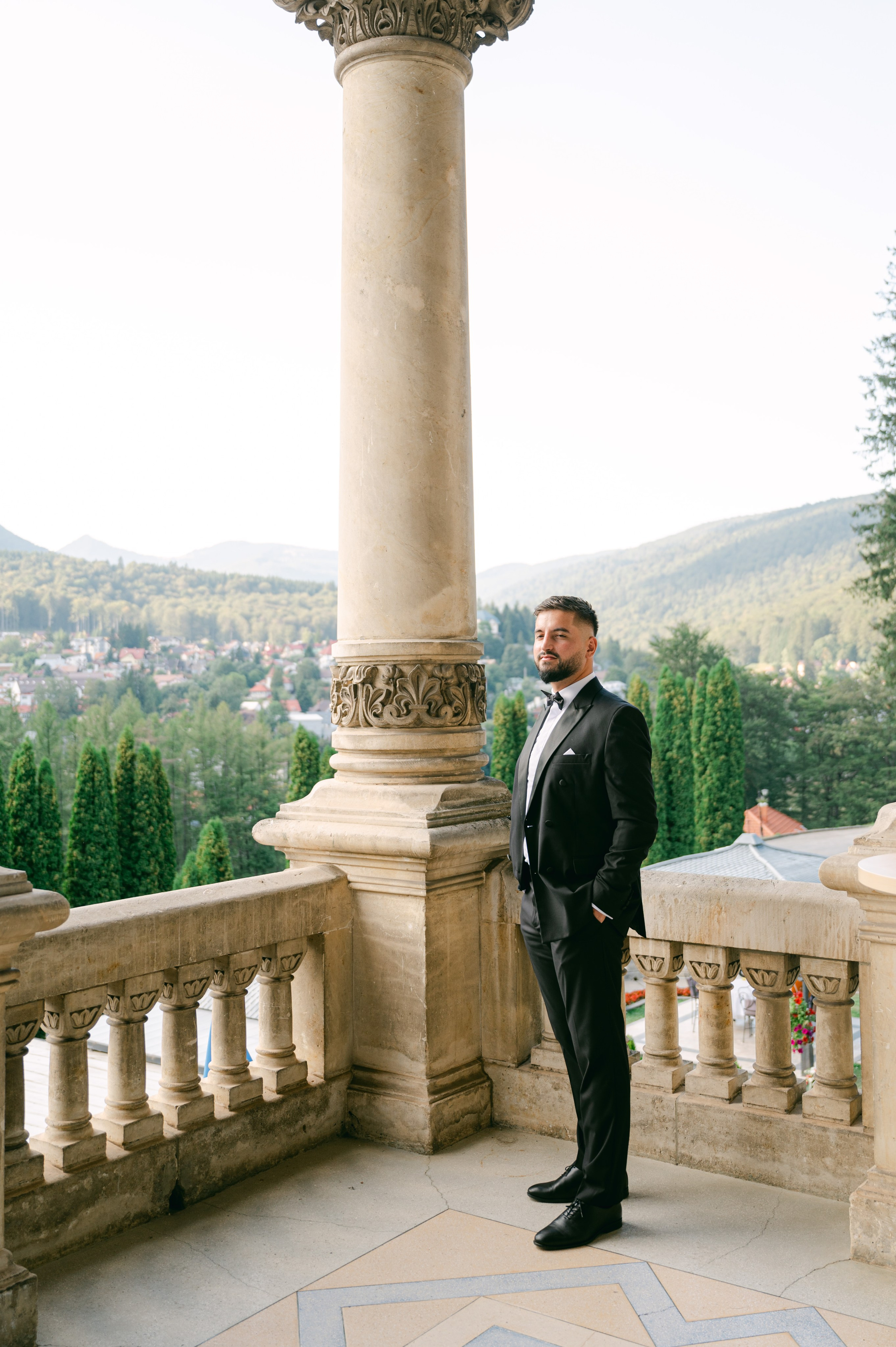 Sedinta foto trash the dress la castelul Cantacuzino
