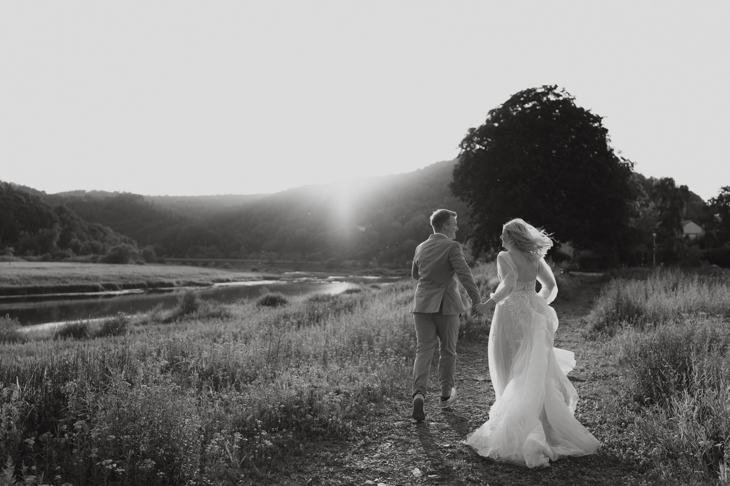 Hochzeitsfotografin aus Korbach für Nordhessen, Kassel, Marburg und Umgebung | Moderne & emotionale Hochzeiten. Hochzeitsfotografin in Nordhessen | Nicole Hartwich