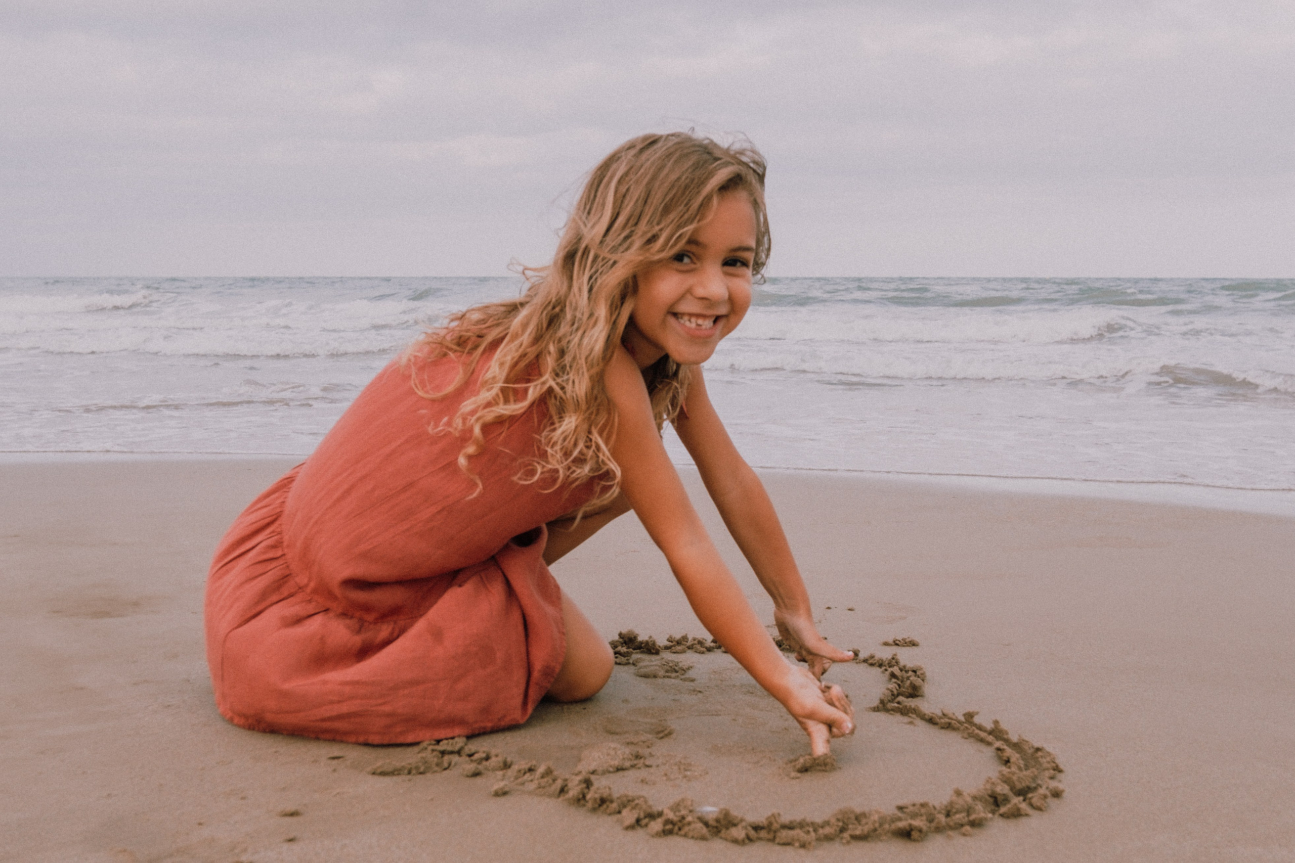 Семейная фотосессия на пляже. Профессиональная фотосъемка в Калафелле — Елена Медведева