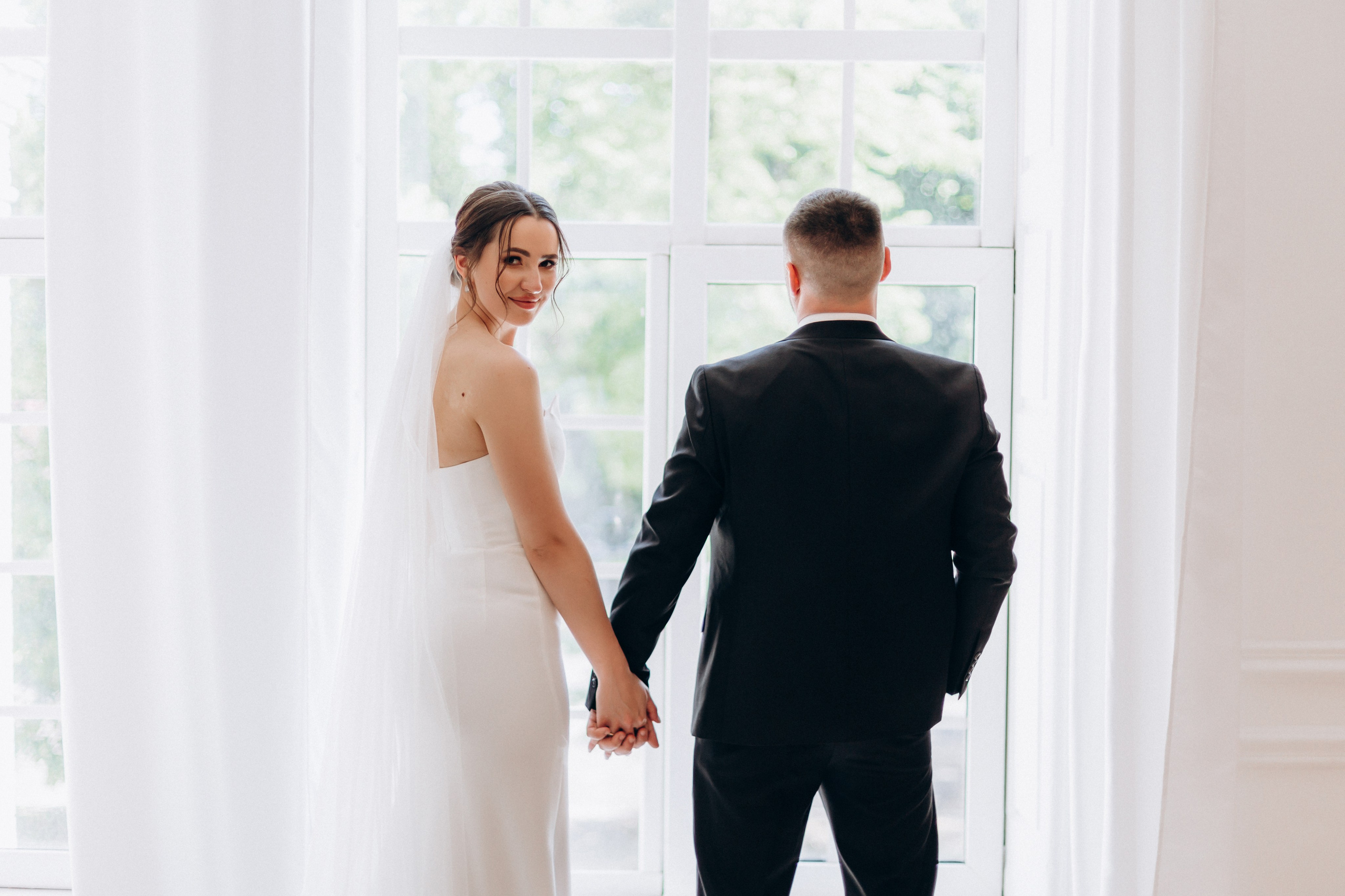 White Wedding. Wedding and Family Photograph