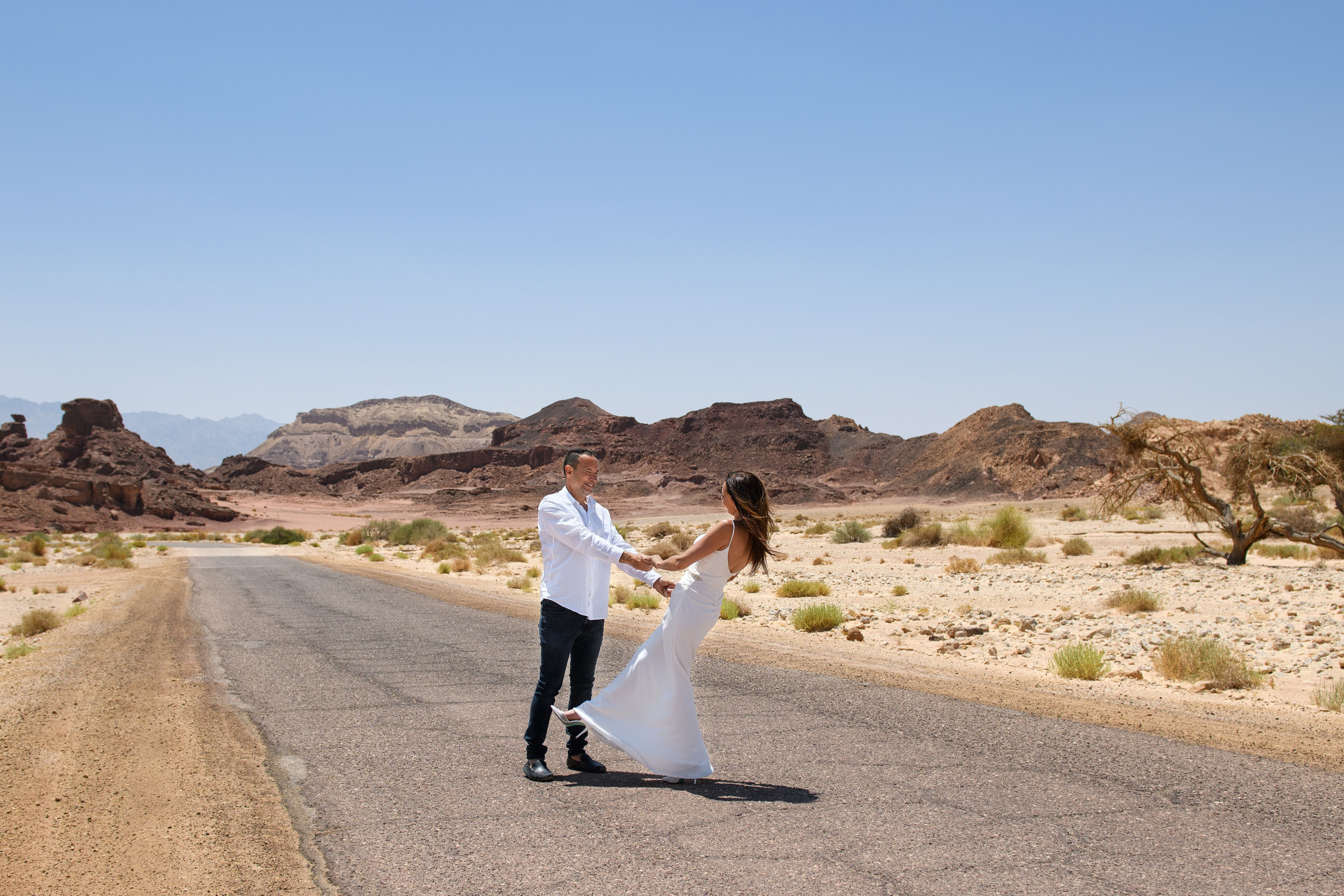 Wedding in the Timna park for Guy & Jodie. Family children pregnancy love stories photographer in Eilat Israel Olga Amchislavsky