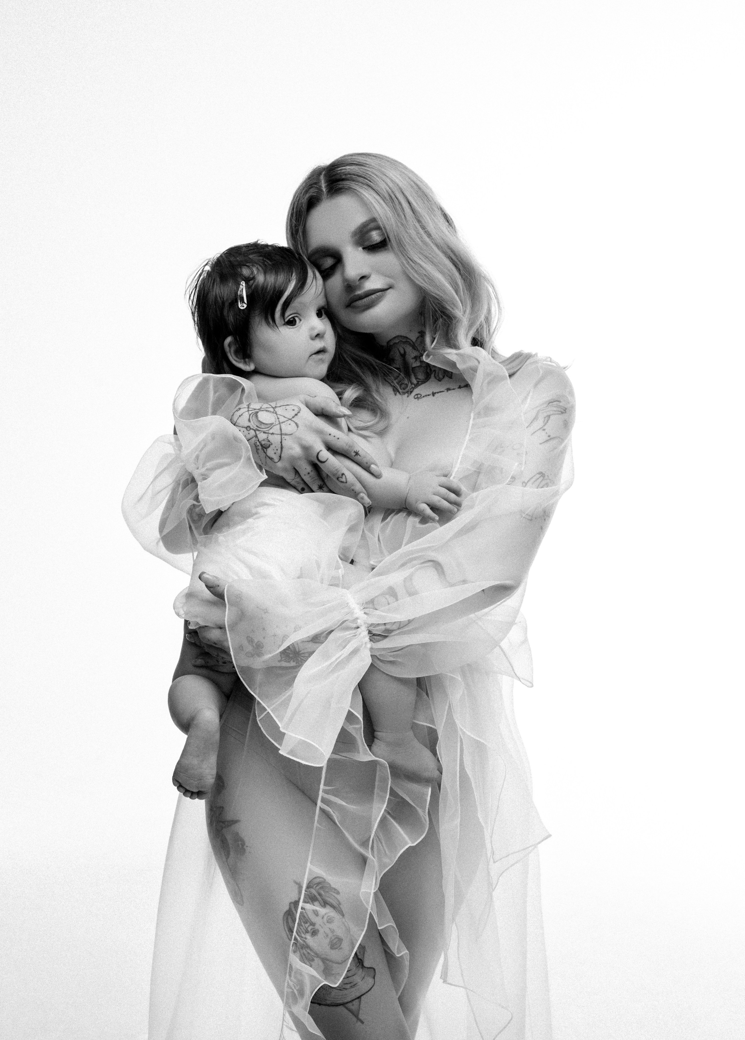 Vivien & Luna. Krása tehotenstva v objektíve — Maria Milosovic, tehotenská fotografka