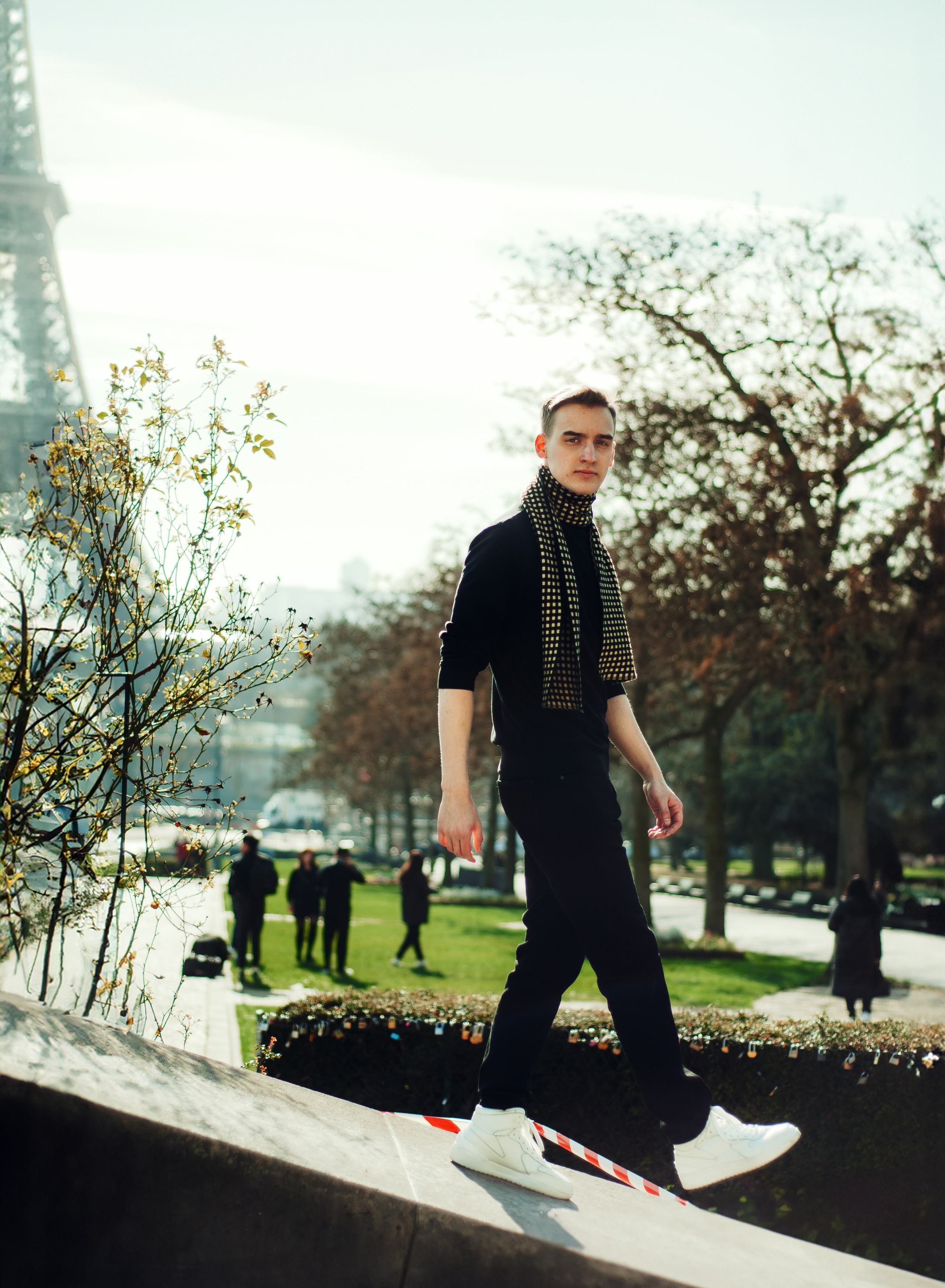 Мужская фотосессия у Эйфелевой башни. Фотограф в Париже Полина Осипова