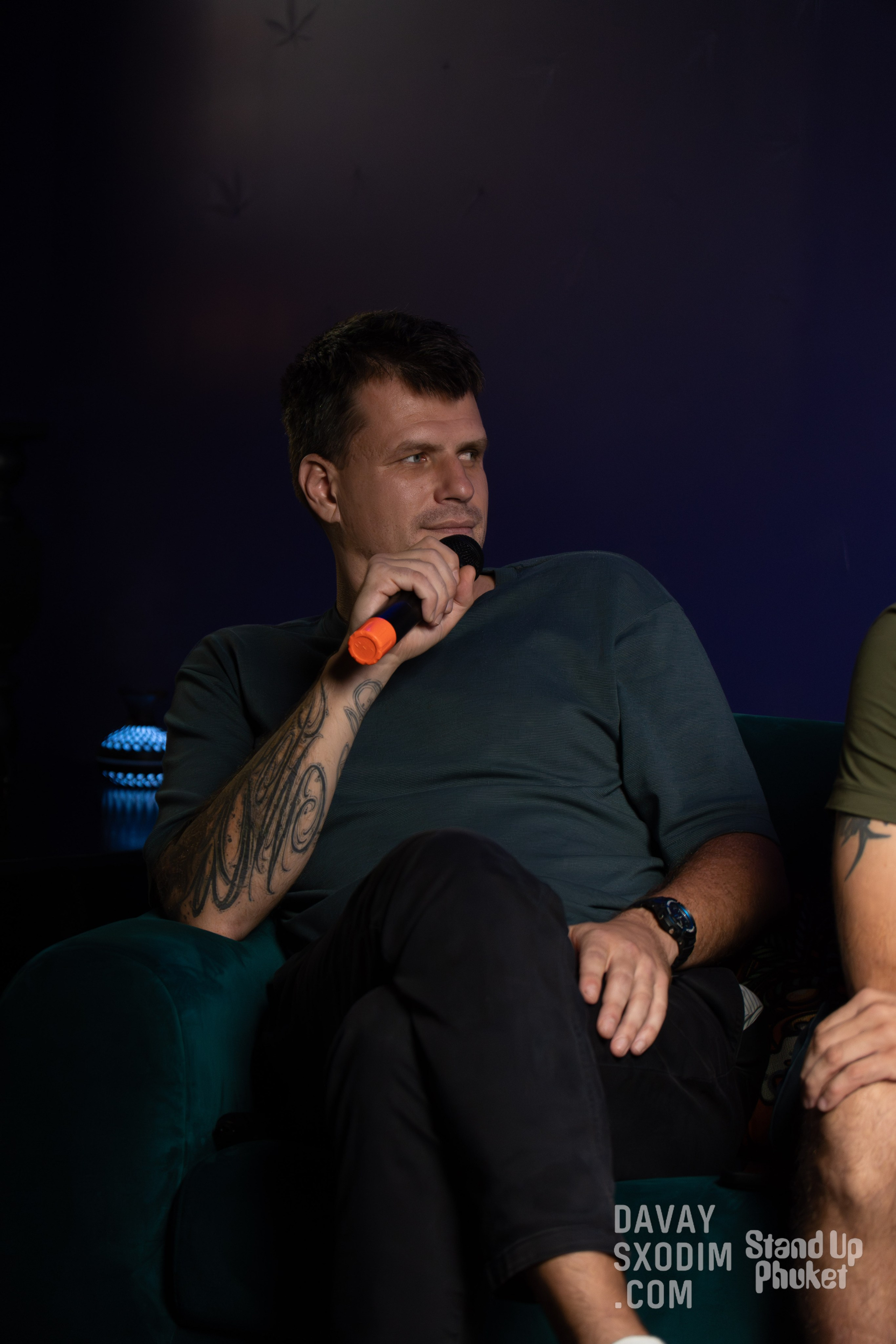 Standup-шоу «Тай-Болтай» | Фоторепортаж | Афиша | DAVAYSXODIM.com PHUKET. АФИША|ФОТОРЕПОРТАЖИ|ИВЕНТЫ|ПХУКЕТ