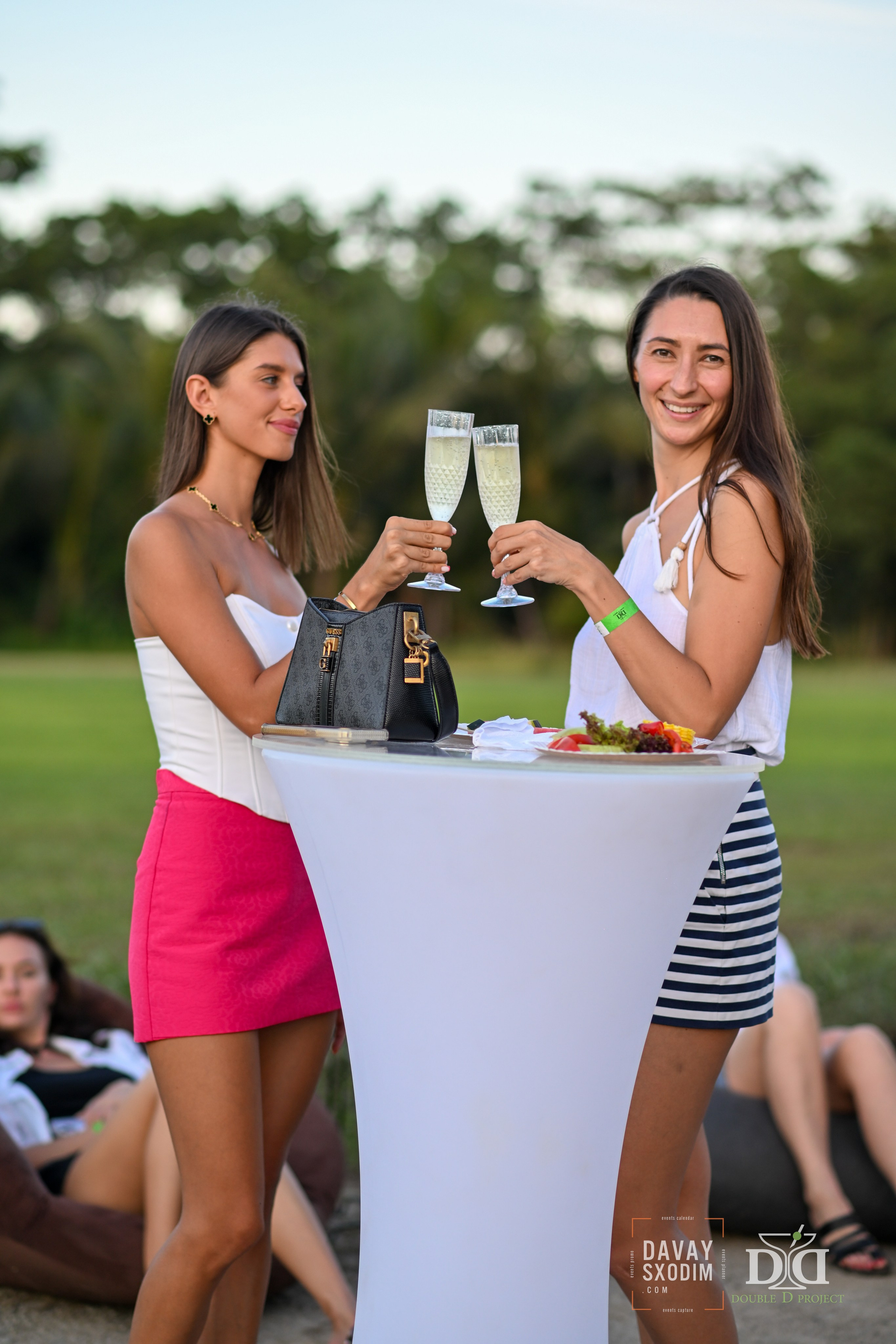 Вечеринка на аэродроме | Фоторепортаж | Афиша | DAVAYSXODIM.com PHUKET. АФИША|ФОТОРЕПОРТАЖИ|ИВЕНТЫ|ПХУКЕТ