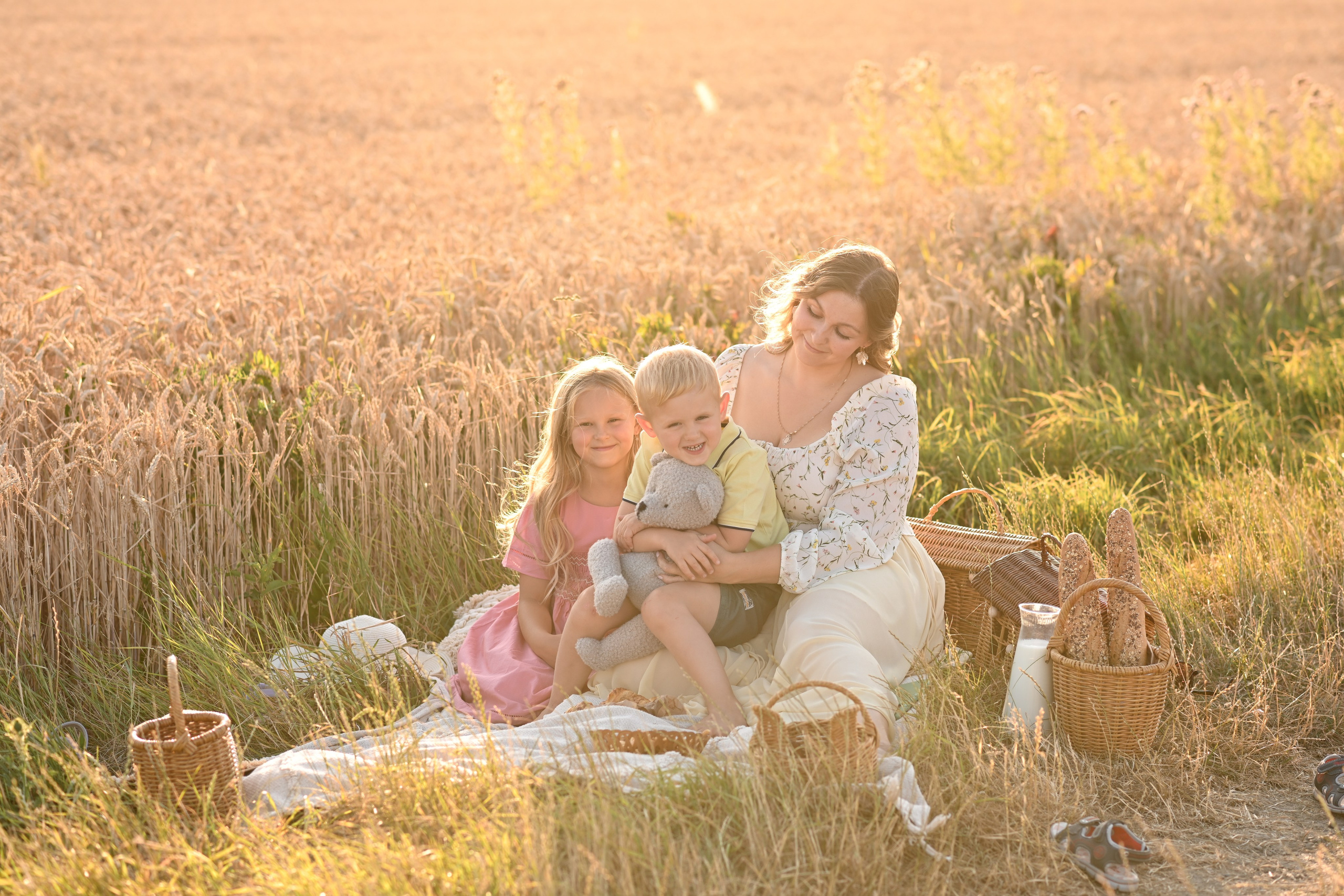 Familienfotoshooting im Studio & Outdoor |Köln, Aachen, Düren. Neugeborene, Baby Fotografin in Düren (NRW) - Vitalina Unruh