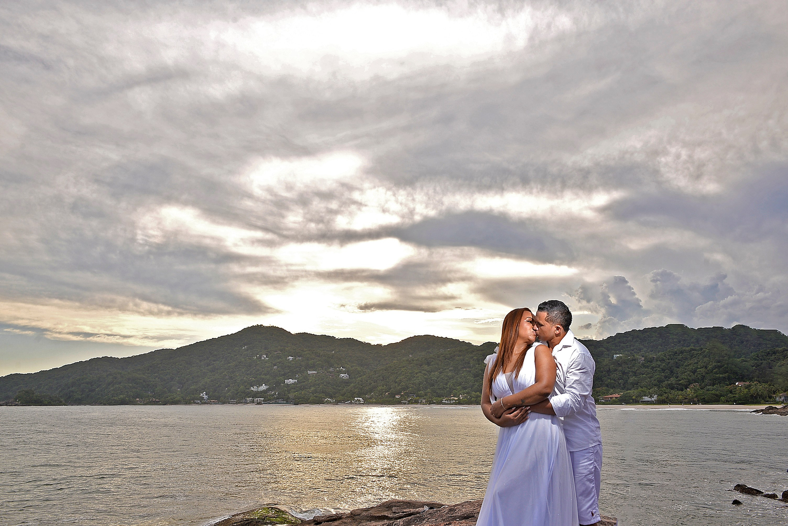 Valdene & Yasmim — Praia das Conchas, Guarujá. Produtora Bride