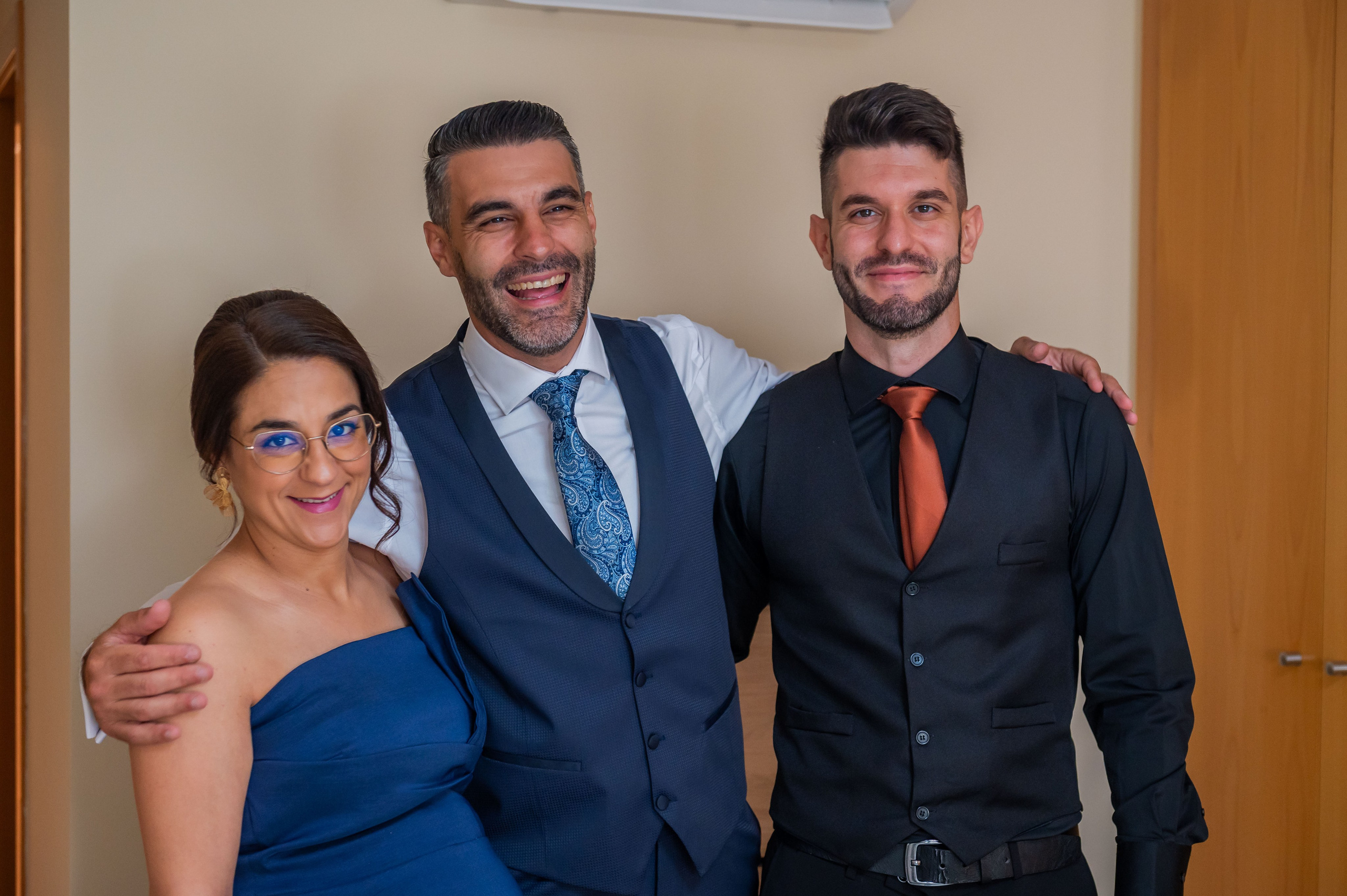 Torna con sus hermanos antes de la boda