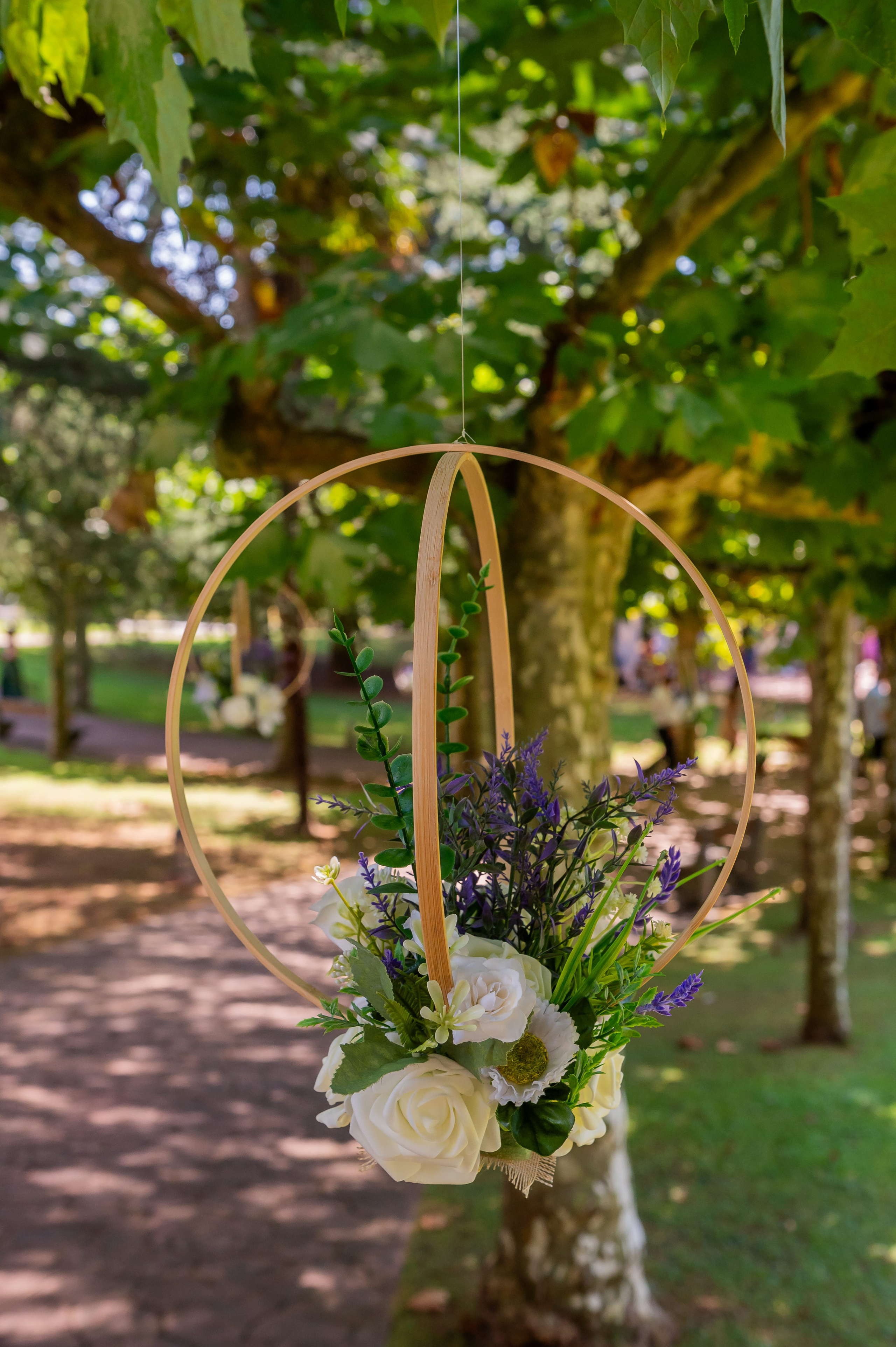 Arco de flores en el jardín del Balneario de Puente Viesgo