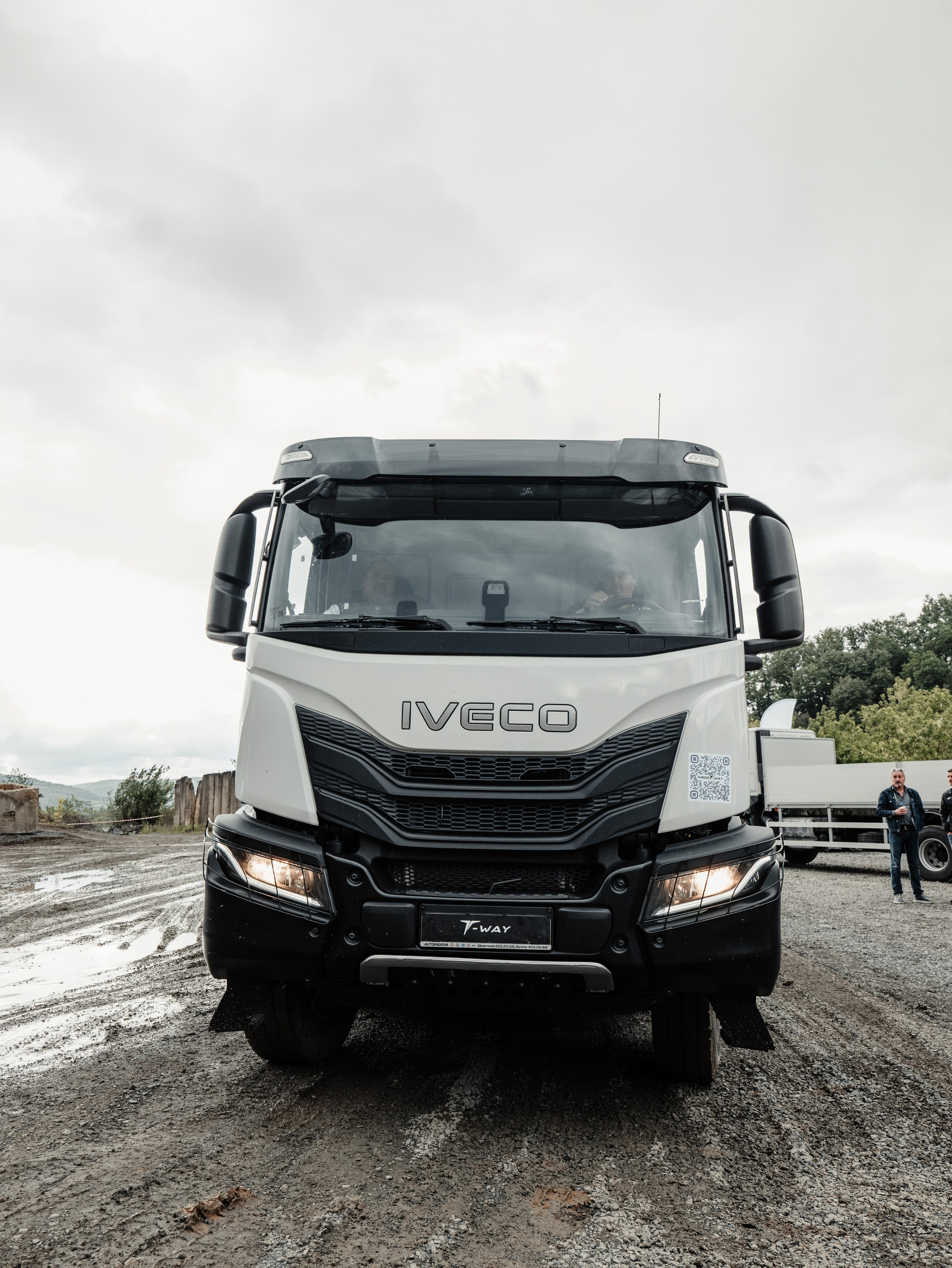 LANSARE IVECO T-WAY. Freesh Media Products