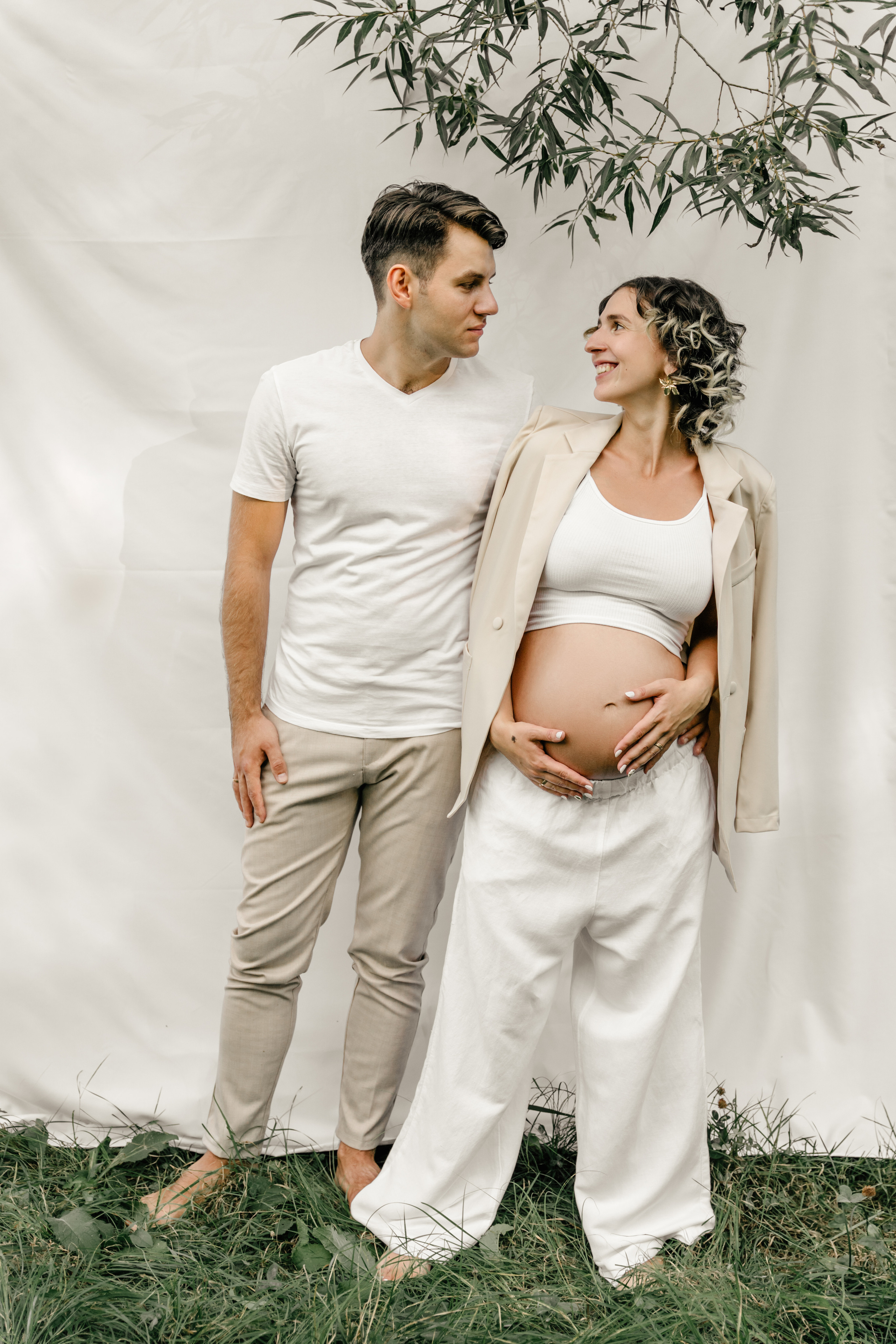 Babybauch Fotos Frankfurt, Schwangeschaftsshooting Hanau, Babybauch Fotoshooting Hanau, Maternity Fotoshooting Frankfurt, Newborn und Familienfotos Hanau, Familienfotograf Frankfurt, Babybauch Shooting Hanau