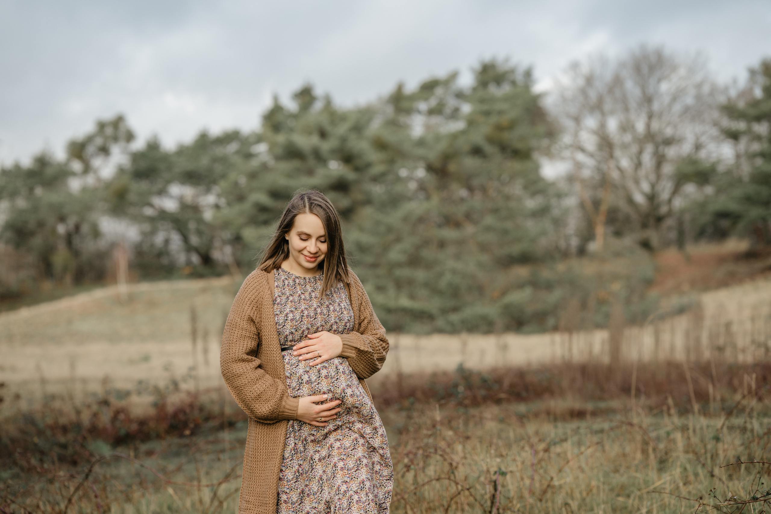 Babybauch Fotos Frankfurt, Schwangeschaftsshooting Hanau, Babybauch Fotoshooting Hanau, Maternity Fotoshooting Frankfurt, Newborn und Familienfotos Hanau, Familienfotograf Frankfurt, Babybauch Shooting Hanau