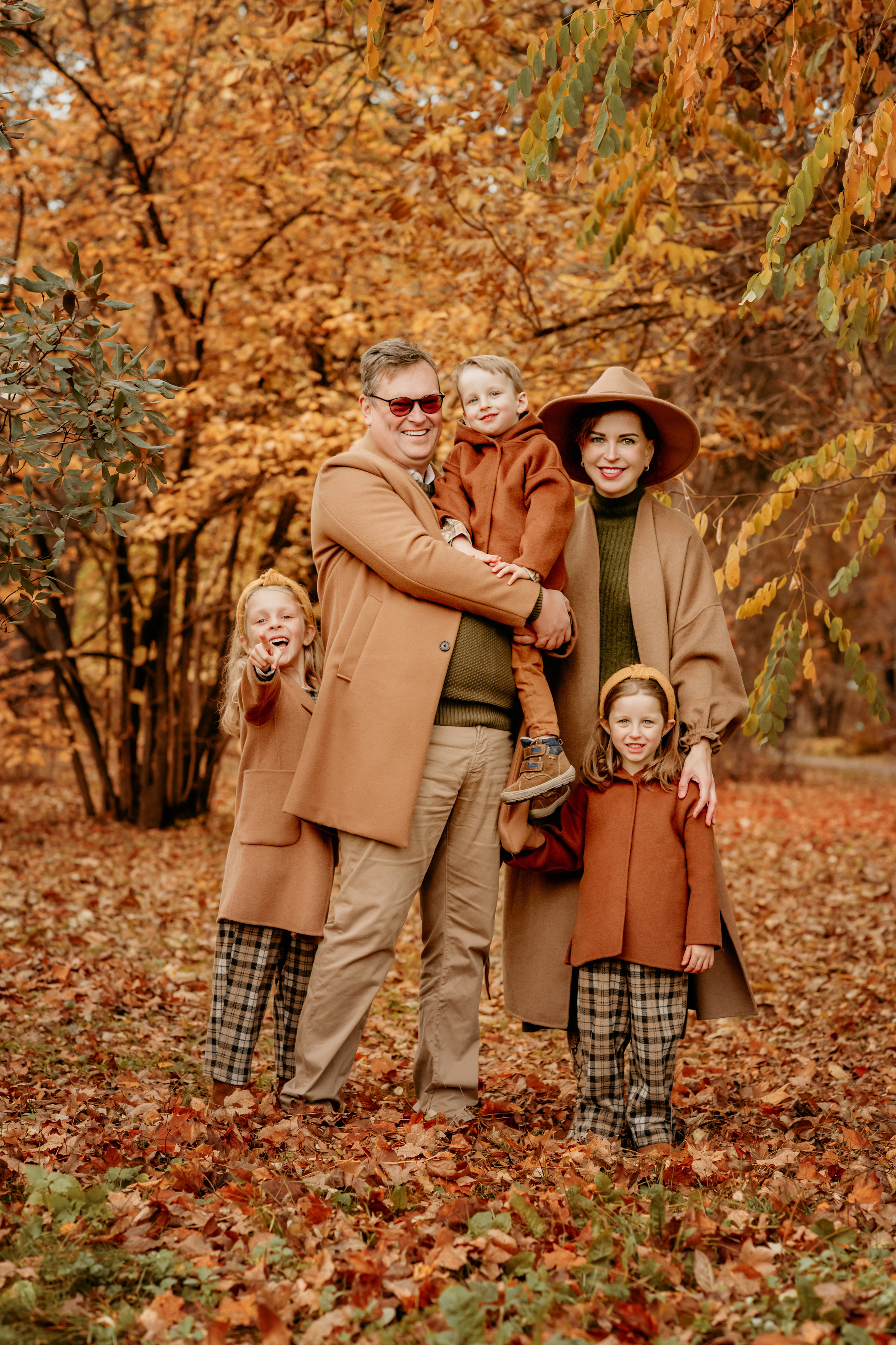 Familienfotos in Herbst. Fotografin in Hanau|Frankfurt|Mainz|Iryna Korenkova