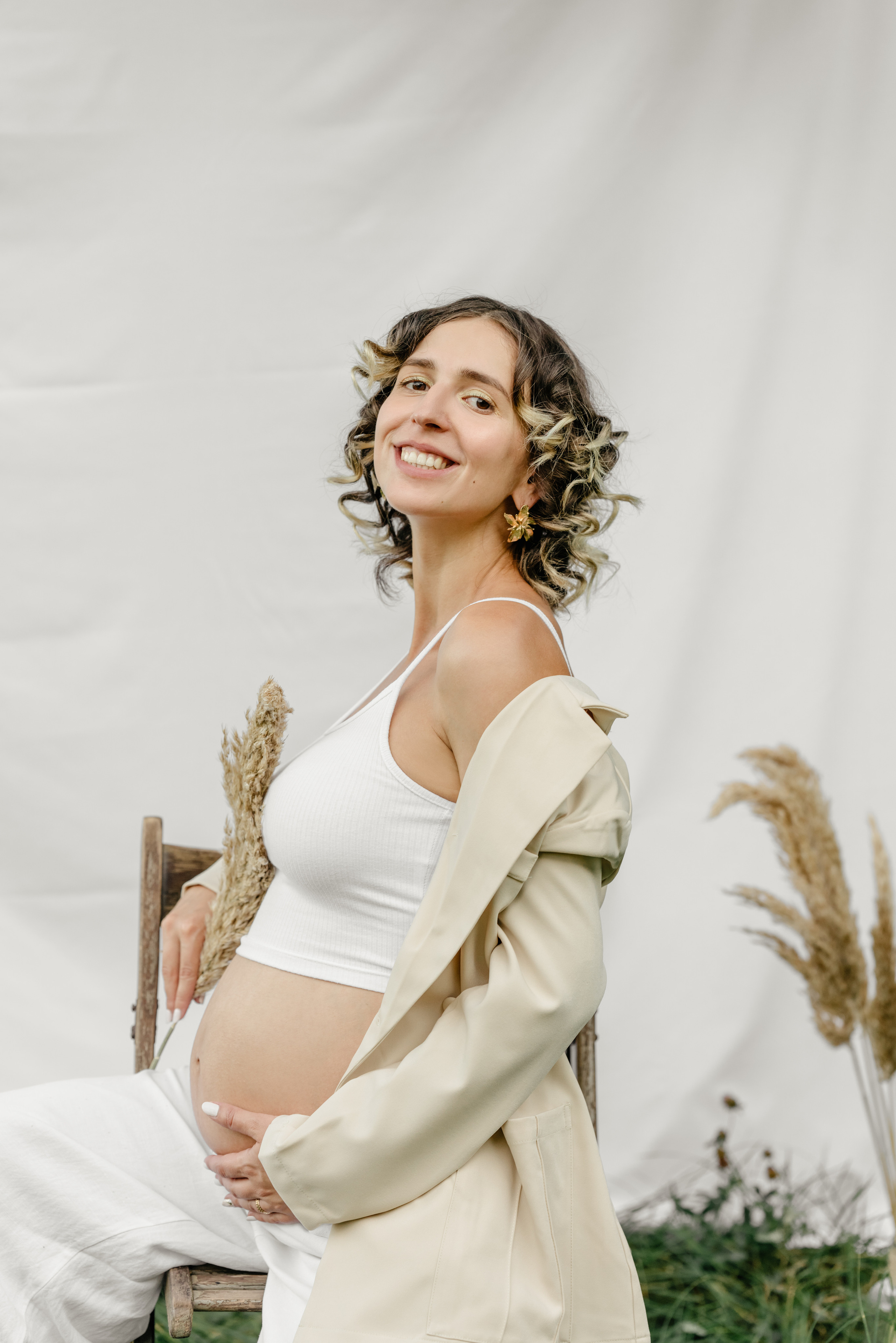 Babybauch Fotos Frankfurt, Schwangeschaftsshooting Hanau, Babybauch Fotoshooting Hanau, Maternity Fotoshooting Frankfurt, Newborn und Familienfotos Hanau, Familienfotograf Frankfurt, Babybauch Shooting Hanau