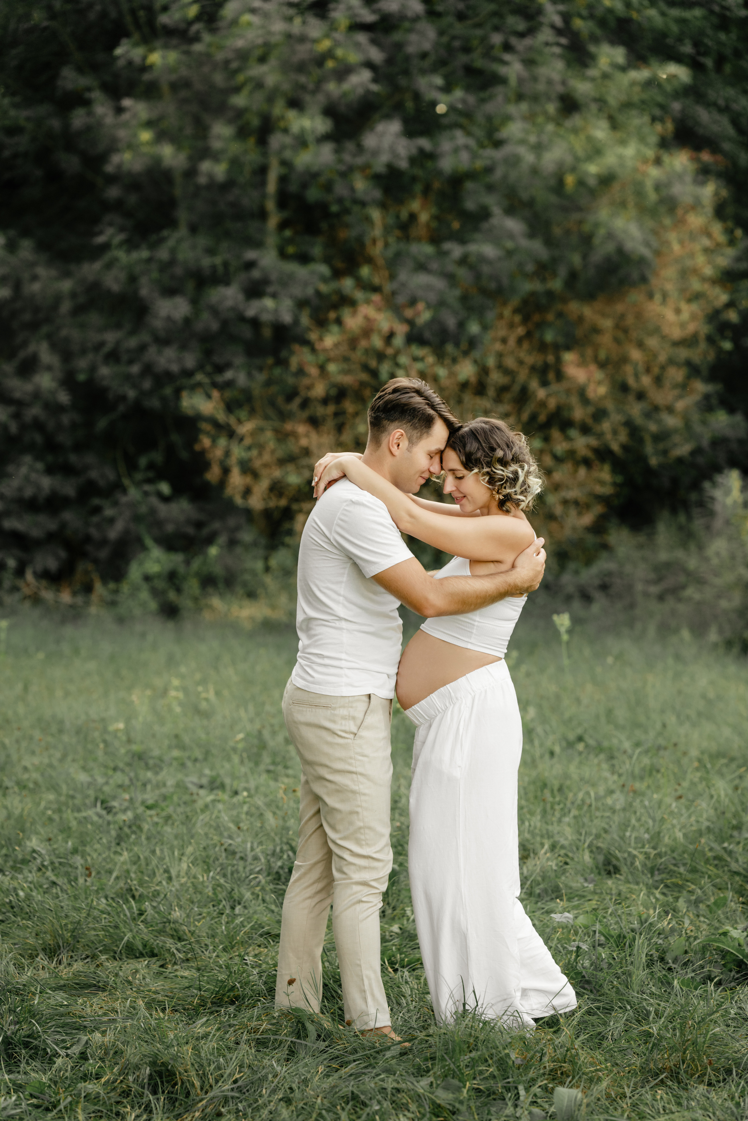 Babybauch Fotos Frankfurt, Schwangeschaftsshooting Hanau, Babybauch Fotoshooting Hanau, Maternity Fotoshooting Frankfurt, Newborn und Familienfotos Hanau, Familienfotograf Frankfurt, Babybauch Shooting Hanau