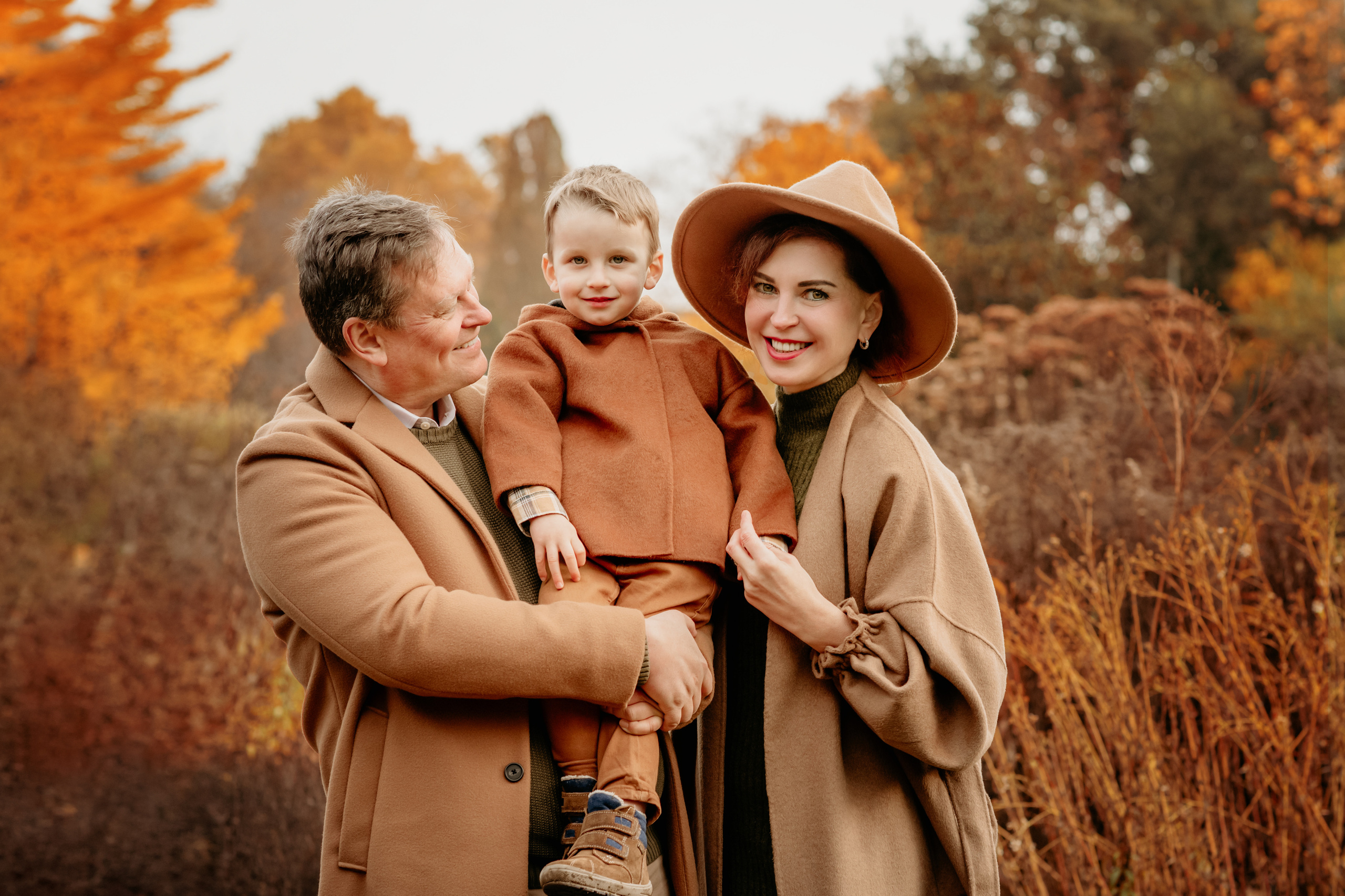 Familienfotos in Herbst. Fotografin in Hanau|Frankfurt|Mainz|Iryna Korenkova