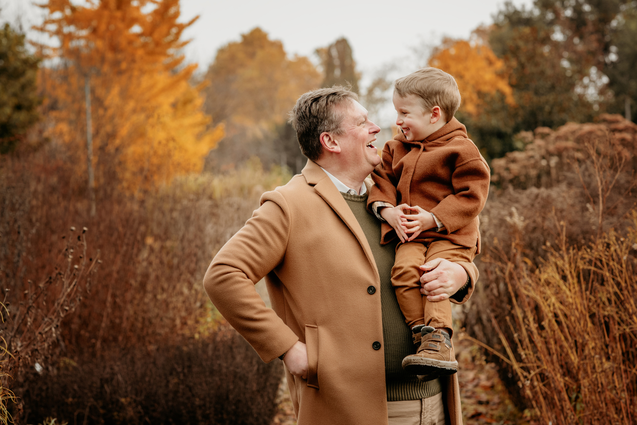 Familienfotos in Herbst. Fotografin in Hanau|Frankfurt|Mainz|Iryna Korenkova