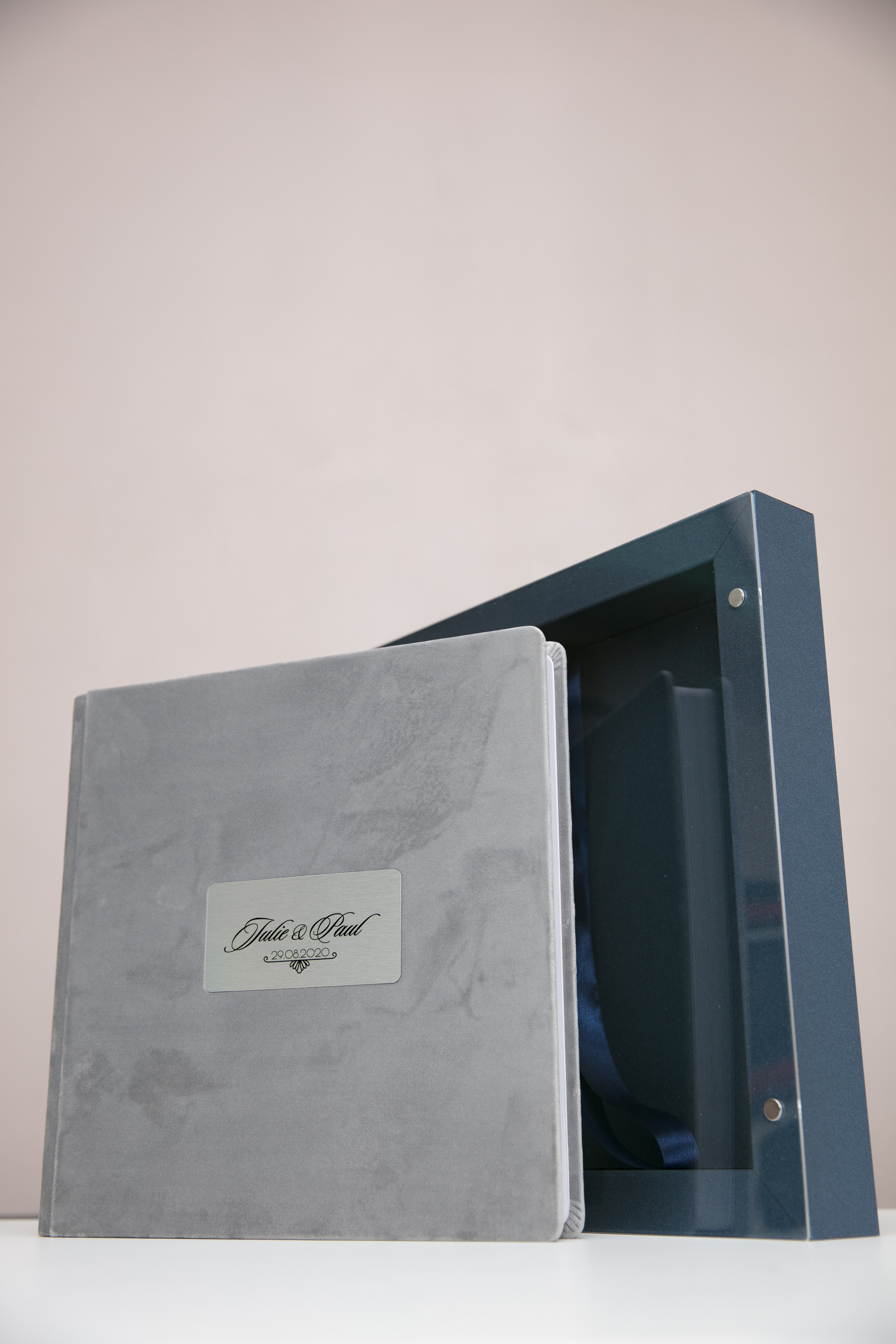 Свадебная книга - Свадебный фотограф Запорожье Photoduet Sunday. Свадебный фотограф в Запорожье Photoduet Sunday