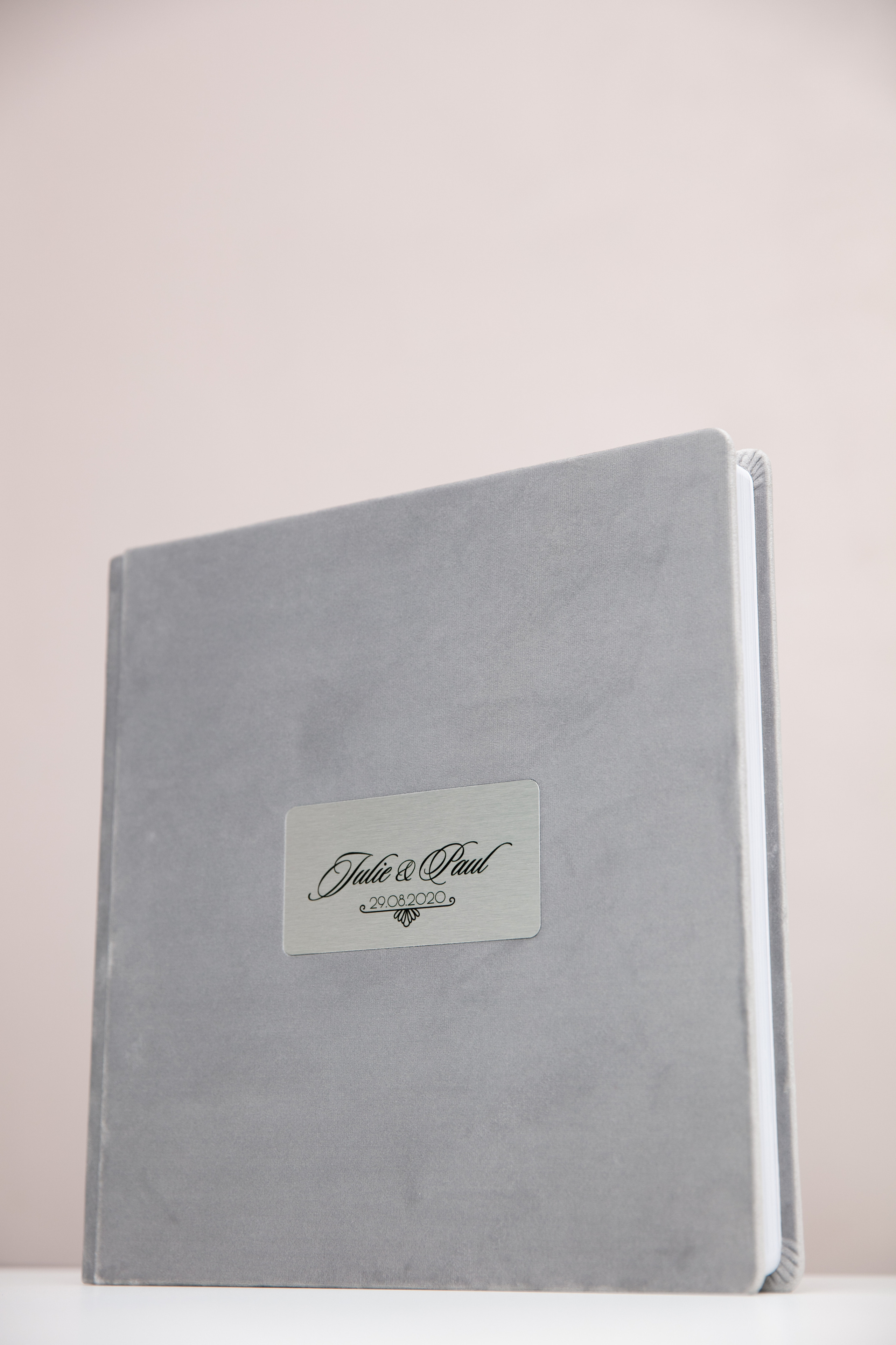 Свадебная книга - Свадебный фотограф Запорожье Photoduet Sunday. Свадебный фотограф в Запорожье Photoduet Sunday