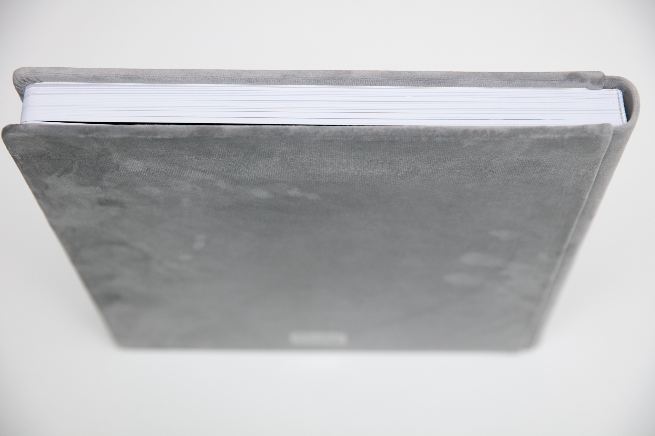 Свадебная книга - Свадебный фотограф Запорожье Photoduet Sunday. Свадебный фотограф в Запорожье Photoduet Sunday