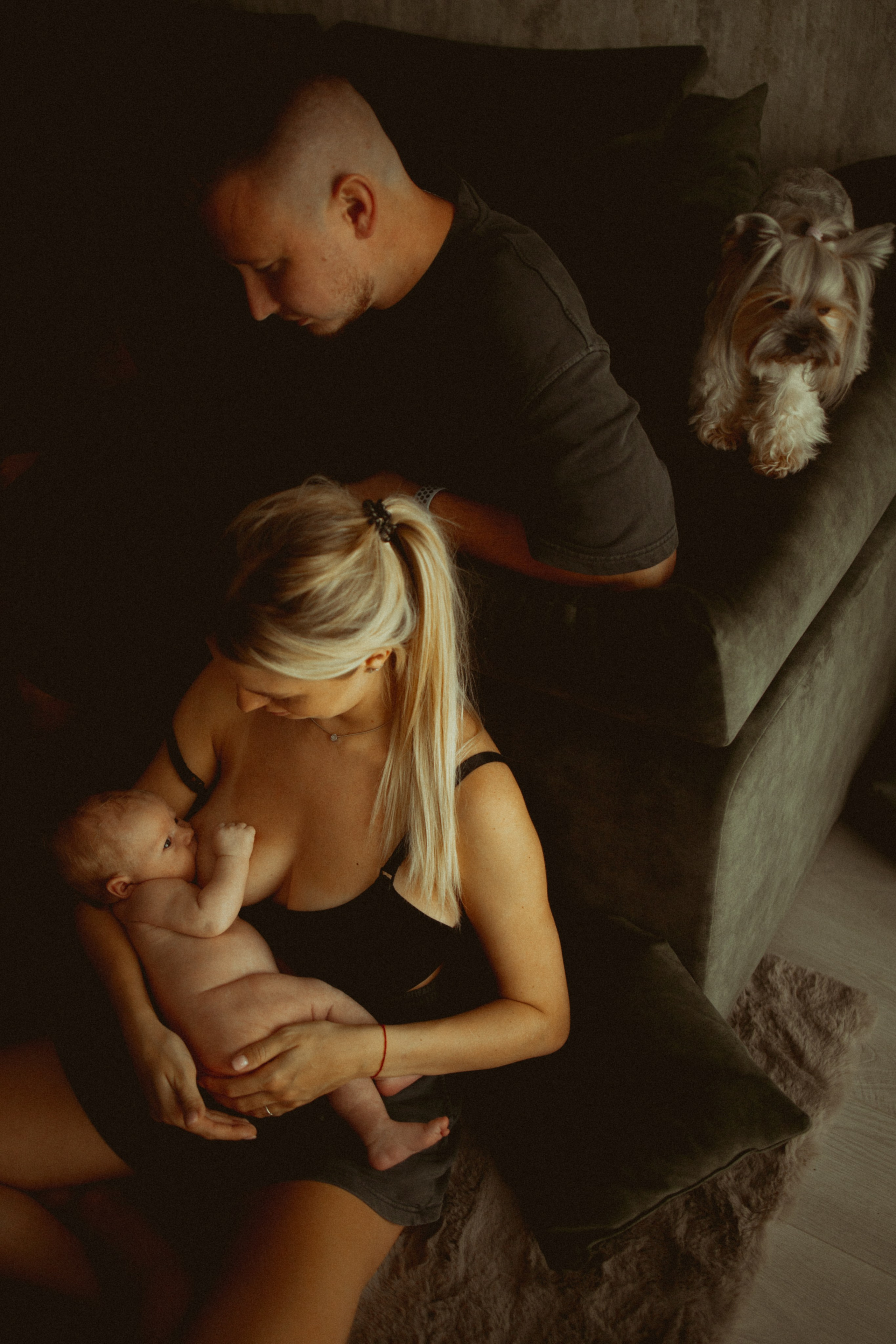 Newborn. Lifestyle photographer Vancouver Island