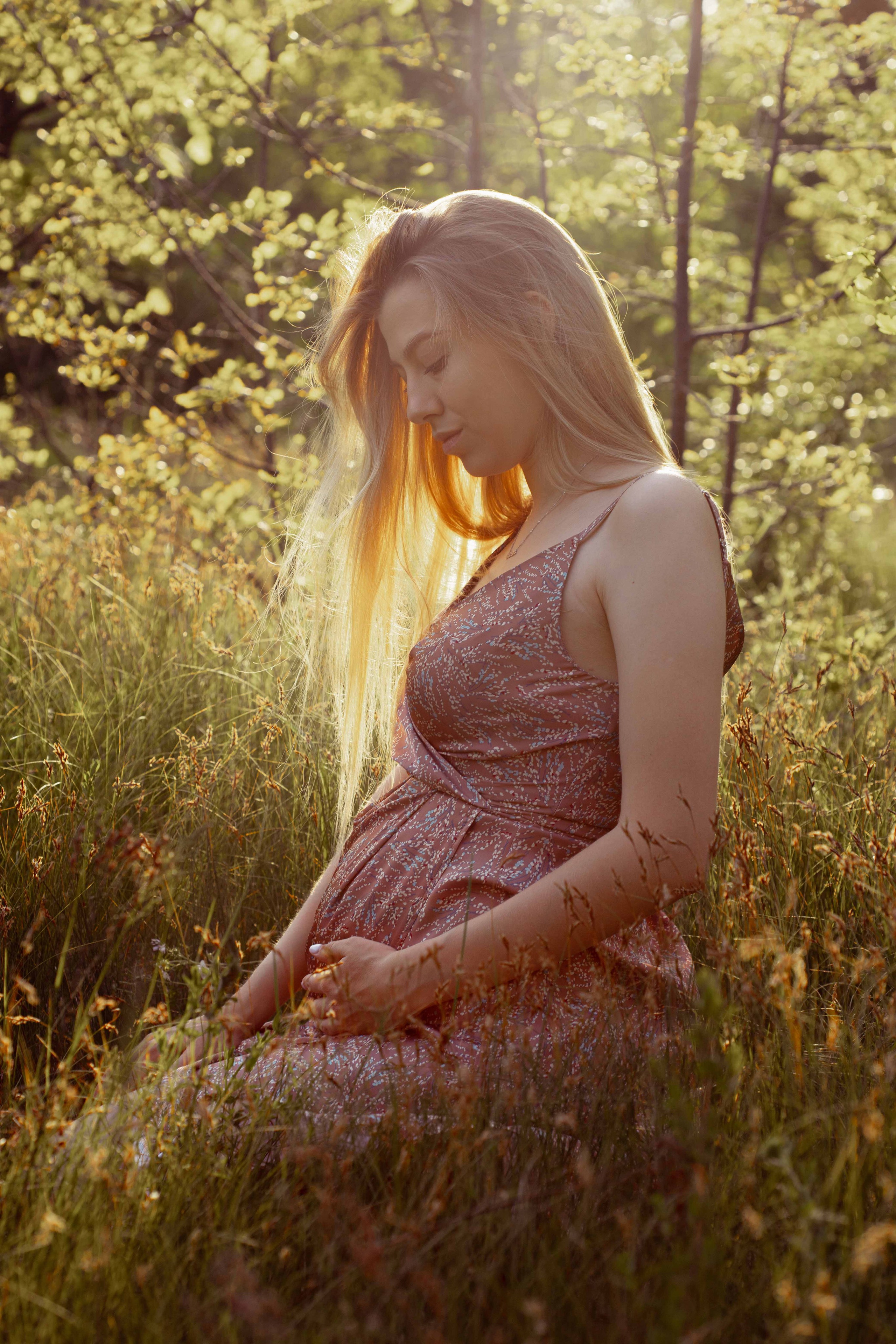 Pregnant. Lifestyle photographer Vancouver Island
