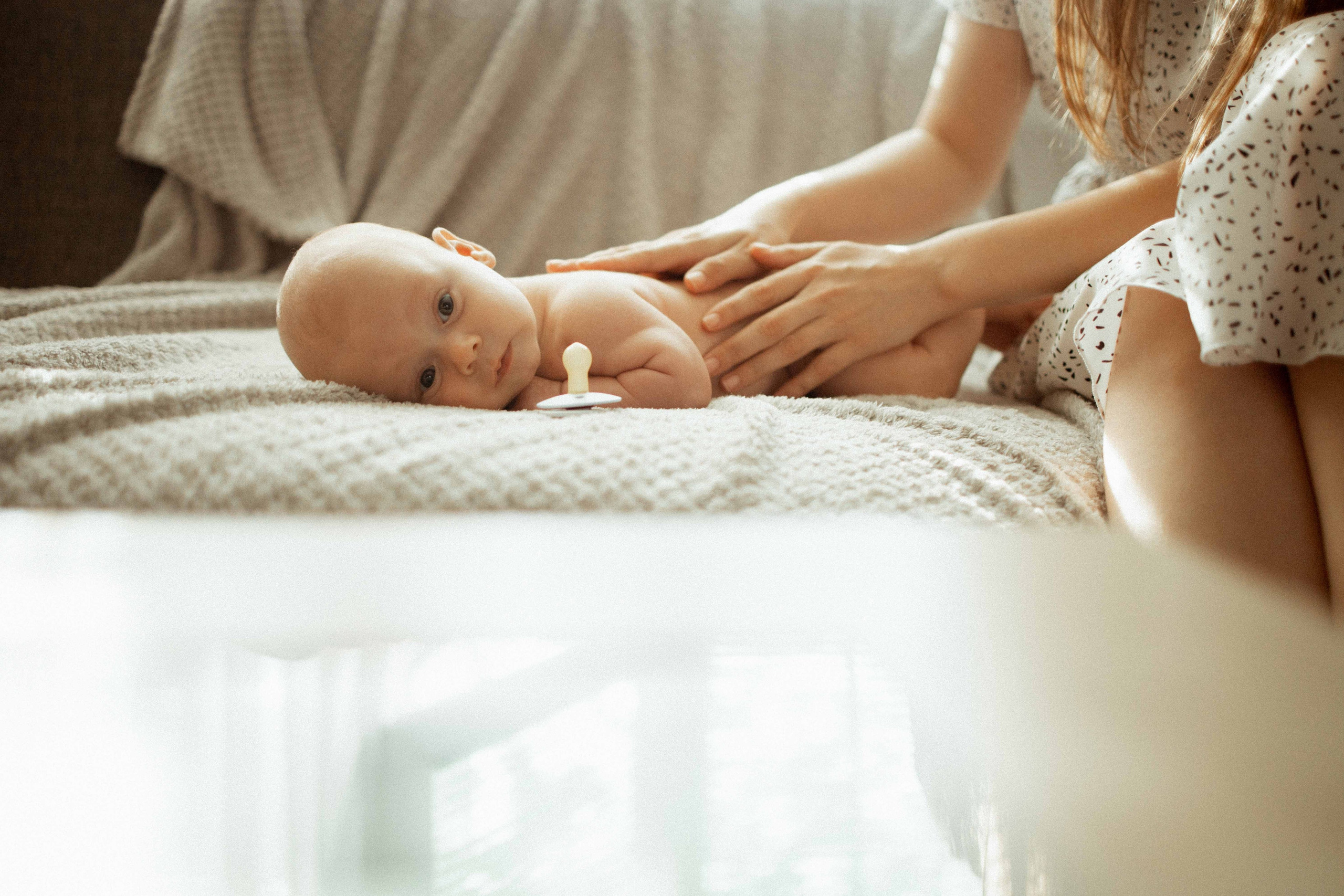 Newborn. Lifestyle photographer Vancouver Island