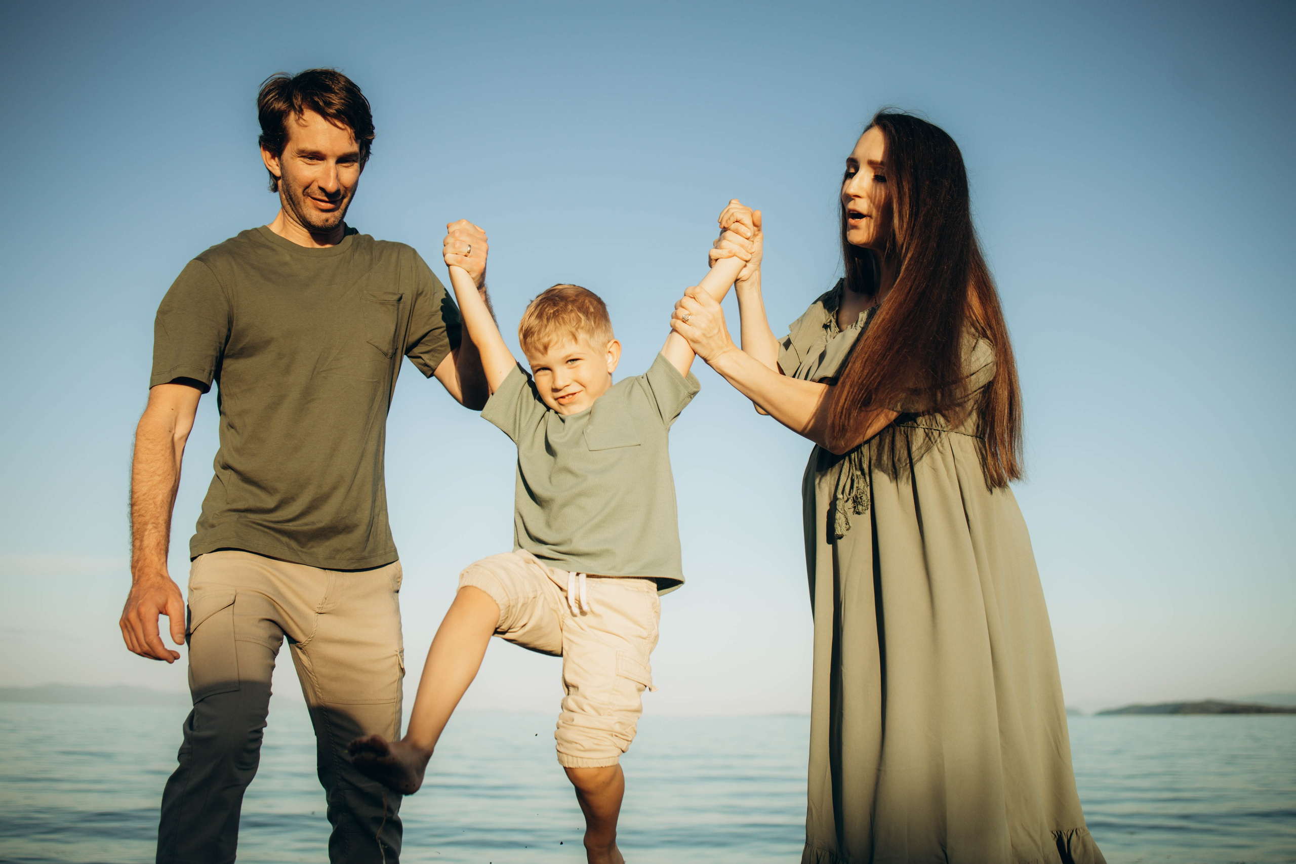 Family. Lifestyle photographer Vancouver Island