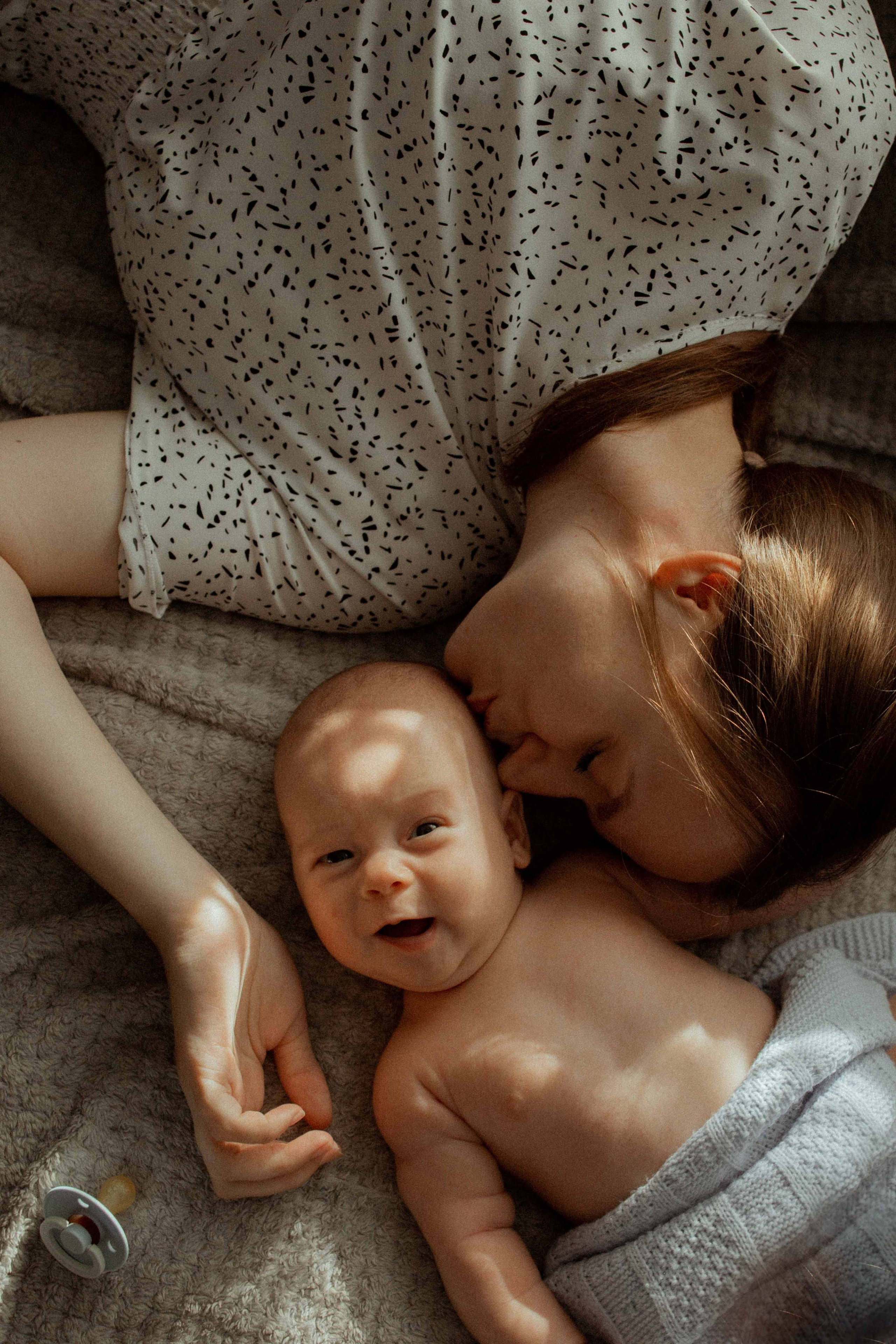 Newborn. Lifestyle photographer Vancouver Island